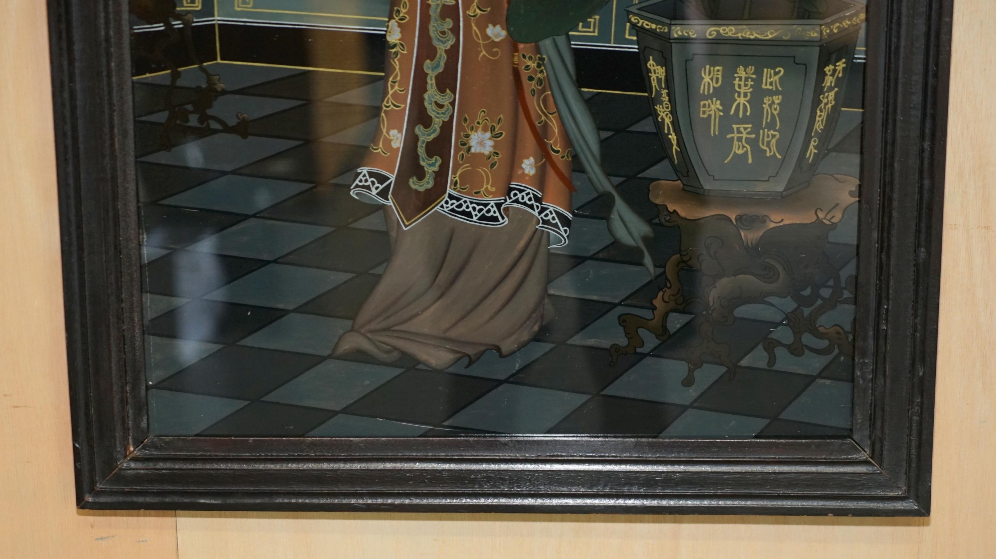 Erhabenes Paar antiker chinesischer Ahnenporträts mit handgemalten Glasgemälden (Handbemalt) im Angebot