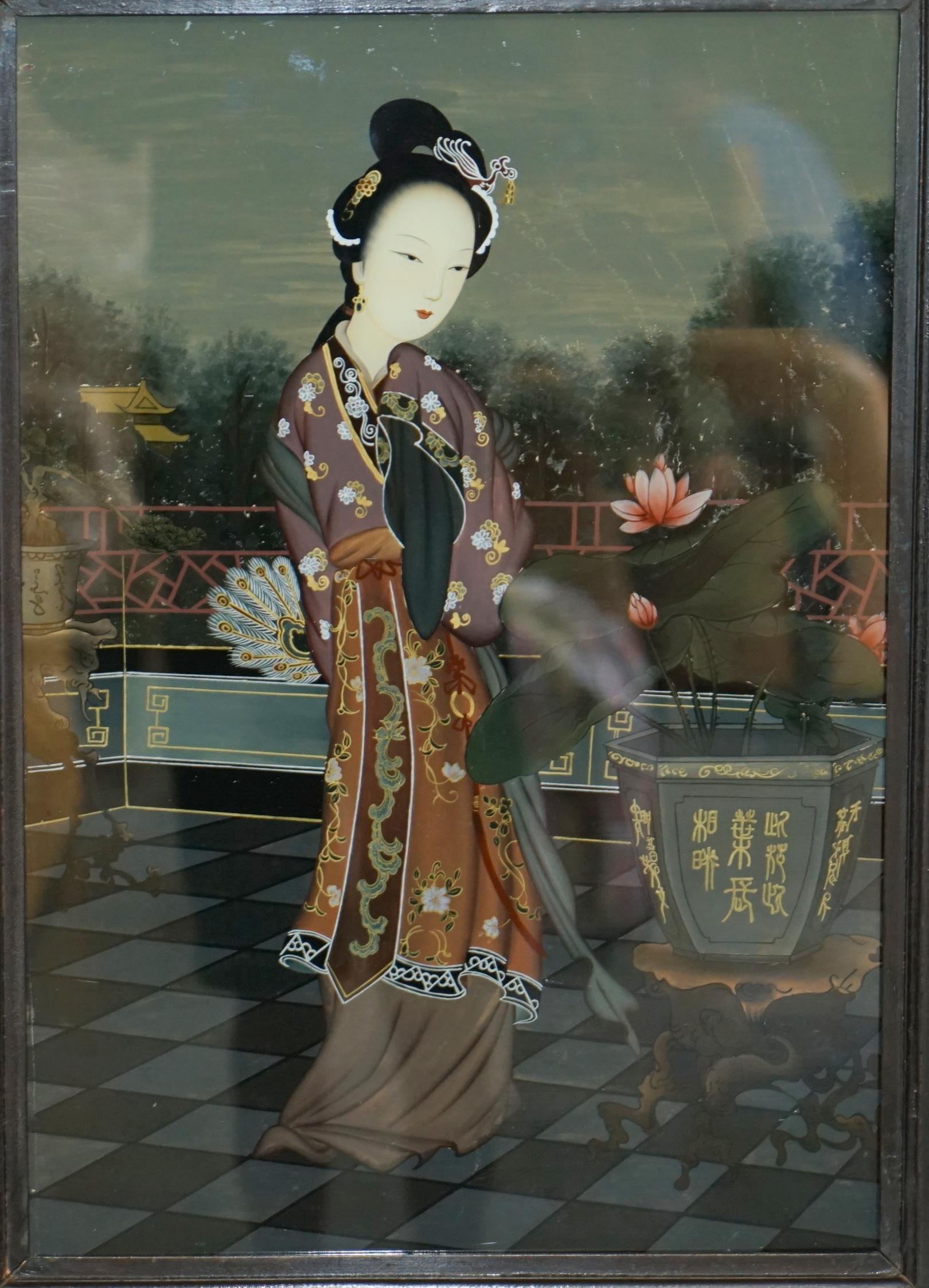 Erhabenes Paar antiker chinesischer Ahnenporträts mit handgemalten Glasgemälden (20. Jahrhundert) im Angebot