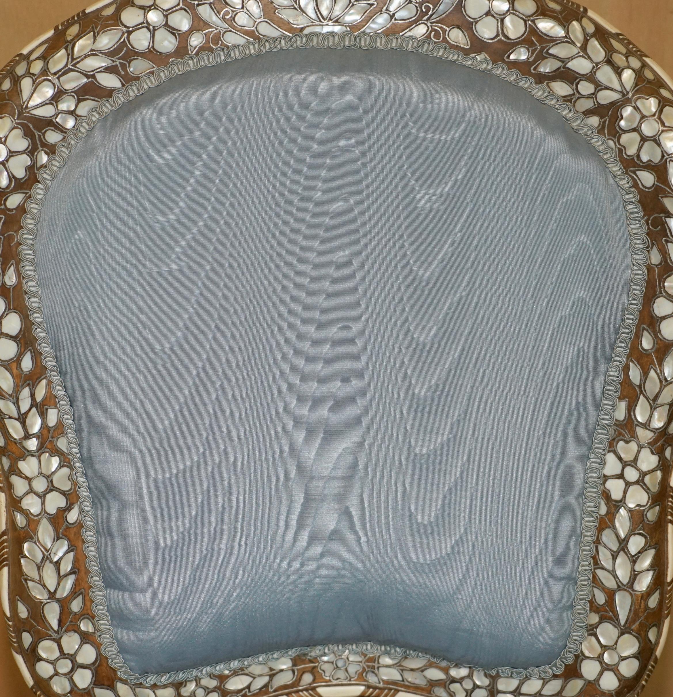 Fine XIX secolo SUBLIVISSIMO PAIO DI ANTICHE SEDIE INLAIDATE IN MADRE DI PERLA CON TELAIO IN LEGNO DURO in vendita