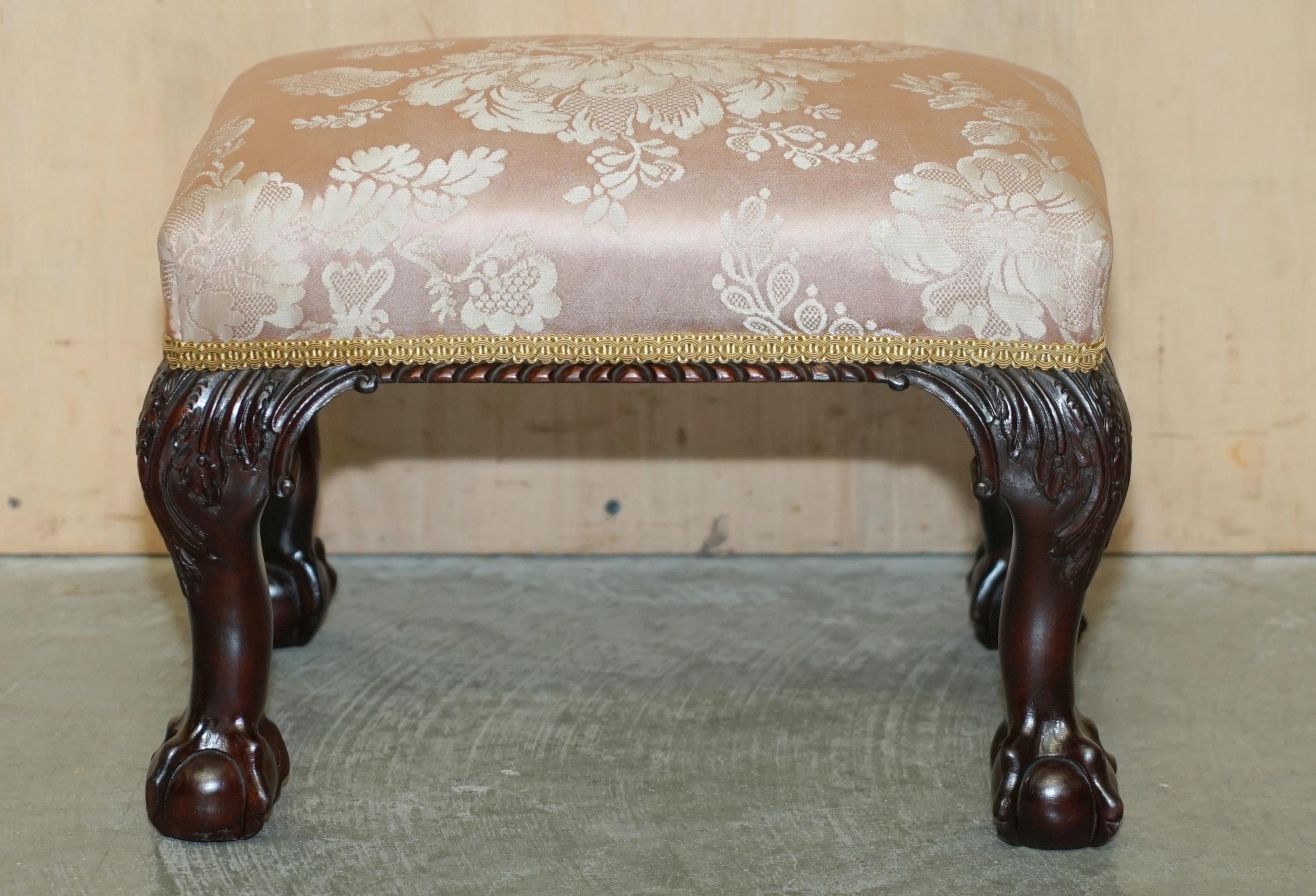 SUBLIME PAiR OF ANTIQUE VICTORIAN CLAW & BALL HARDWOOD FRAMED SMALL FOOTSTOOLS For Sale 10