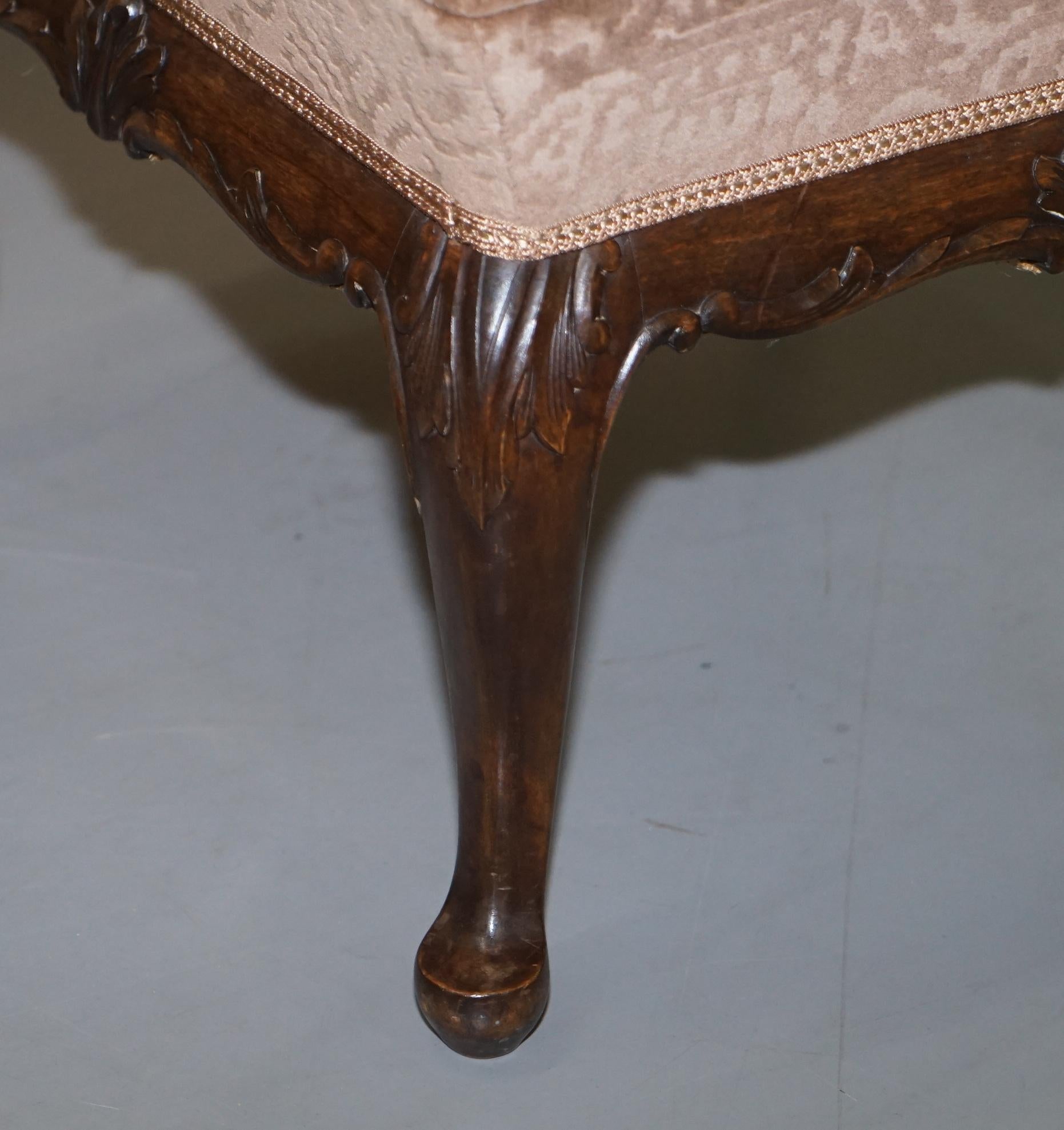 Anglais Sublime Paire de tabourets circa 1860 Antique Victorian Footstools Stools Carved Hardwood en vente