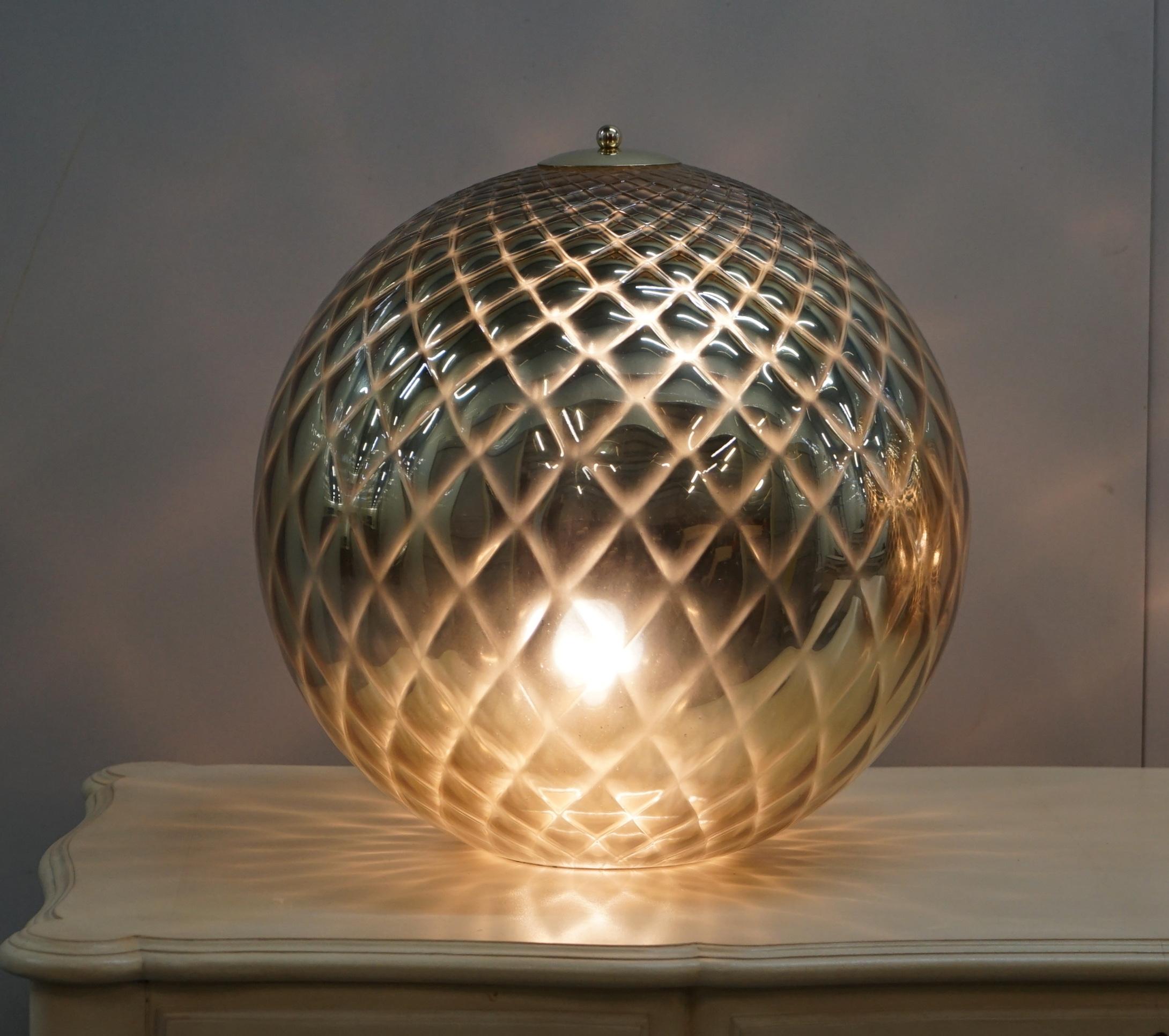 Art Deco Sublime Pair of Original Murano Glass Diamond Patina Sphere Gold Tables Lamps For Sale
