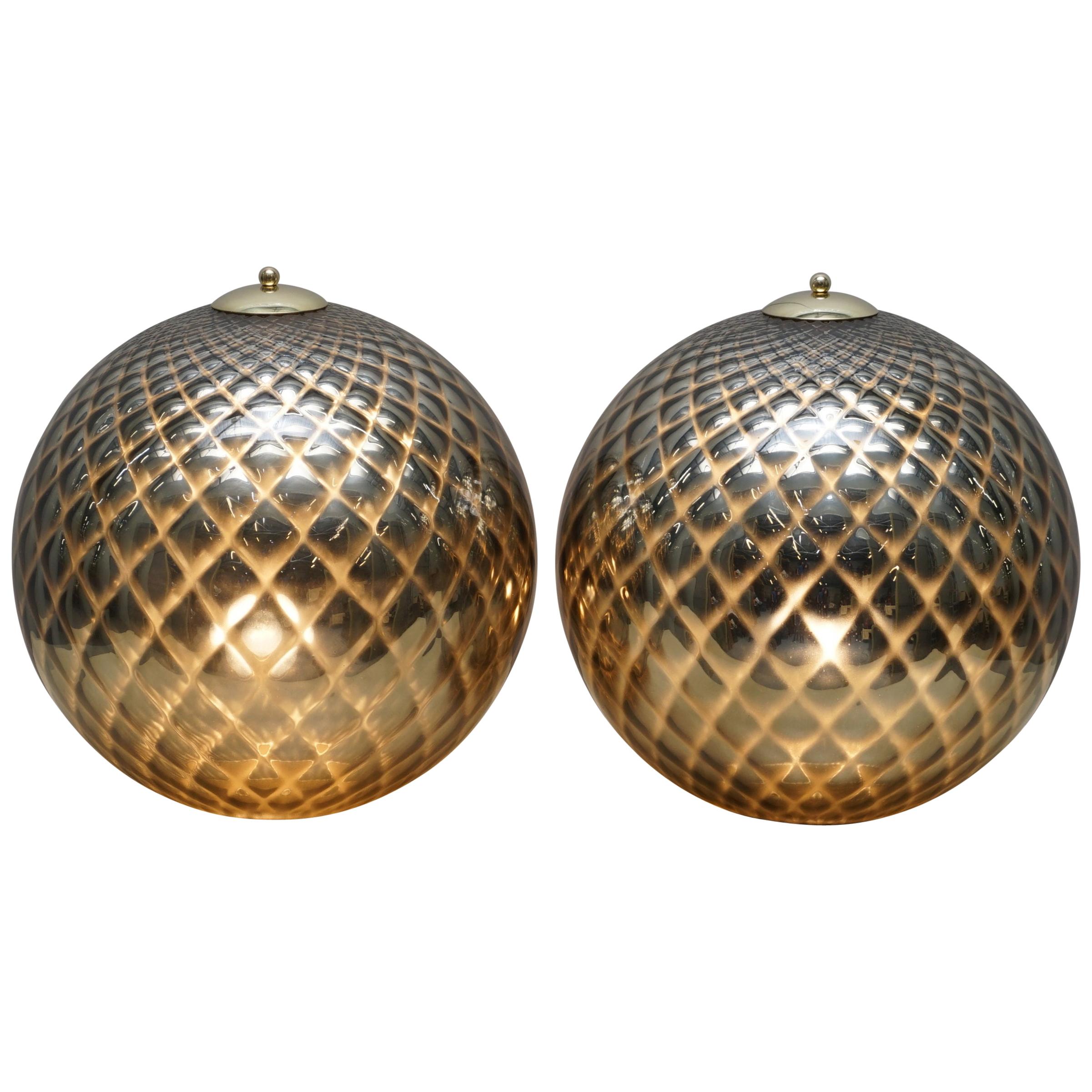 Sublime paire de lampes de bureau d'origine en verre de Murano en forme de sphère avec patine diamantée en argent