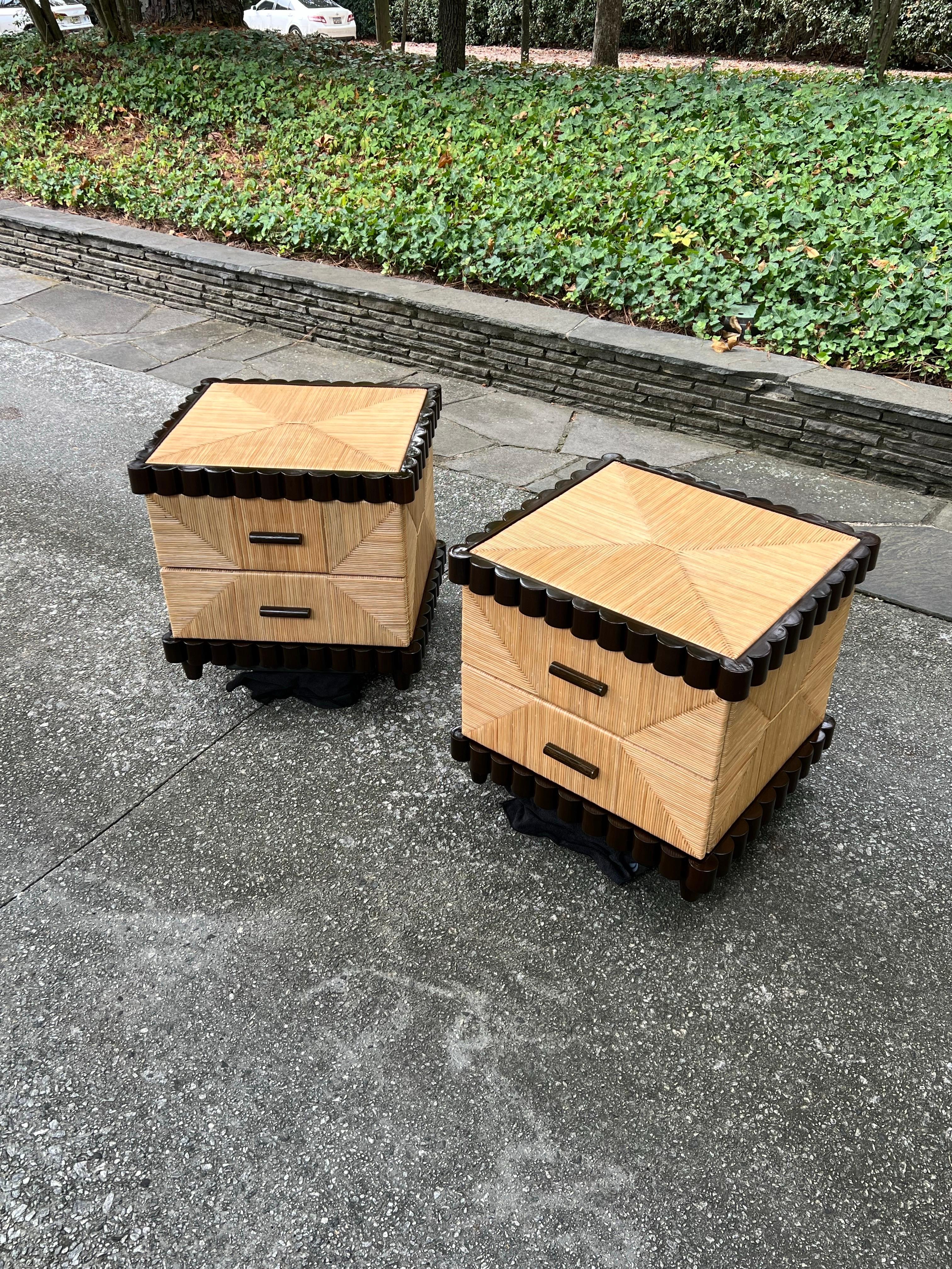 Sublime coppia di cassapanche d'epoca in mogano smerlato dopo Donghia in vendita 10