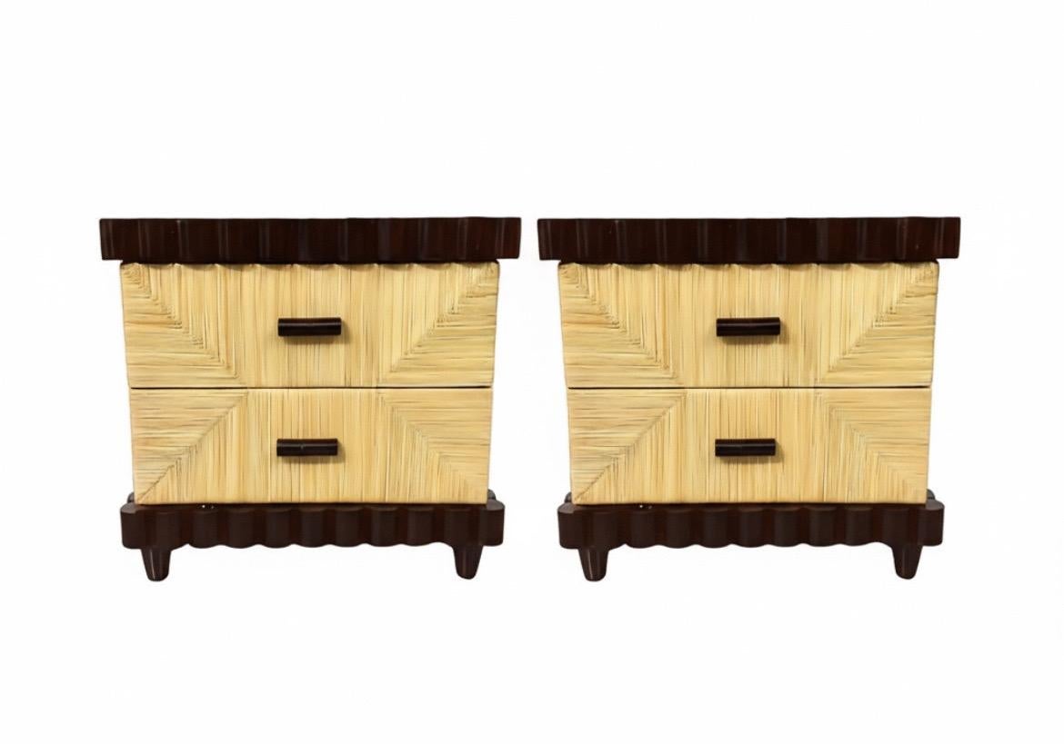 Sublime coppia di cassapanche d'epoca in mogano smerlato dopo Donghia in vendita 11