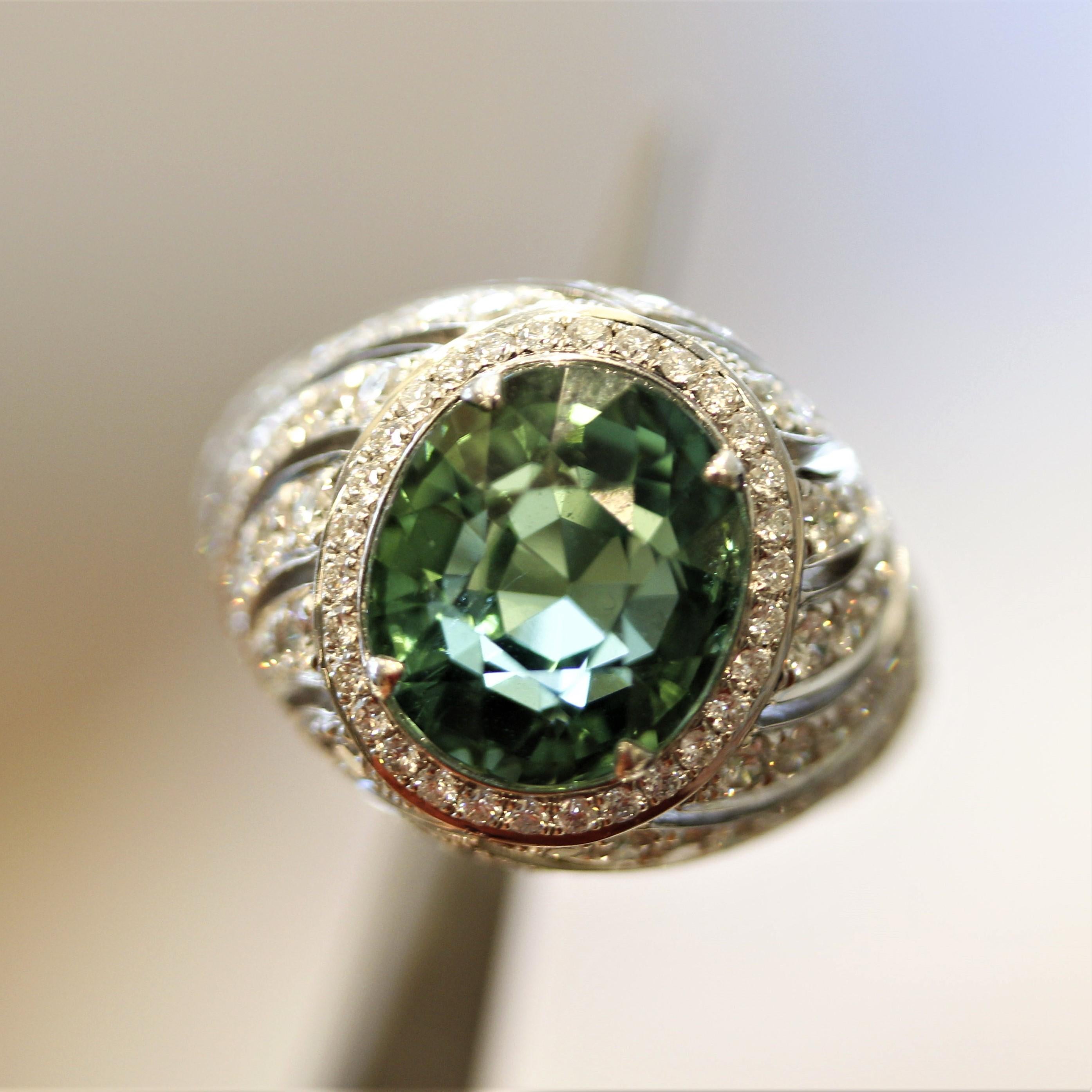 Gold gewölbter Ring mit erhabenem Paraiba-Turmalin und Diamant im Angebot 1
