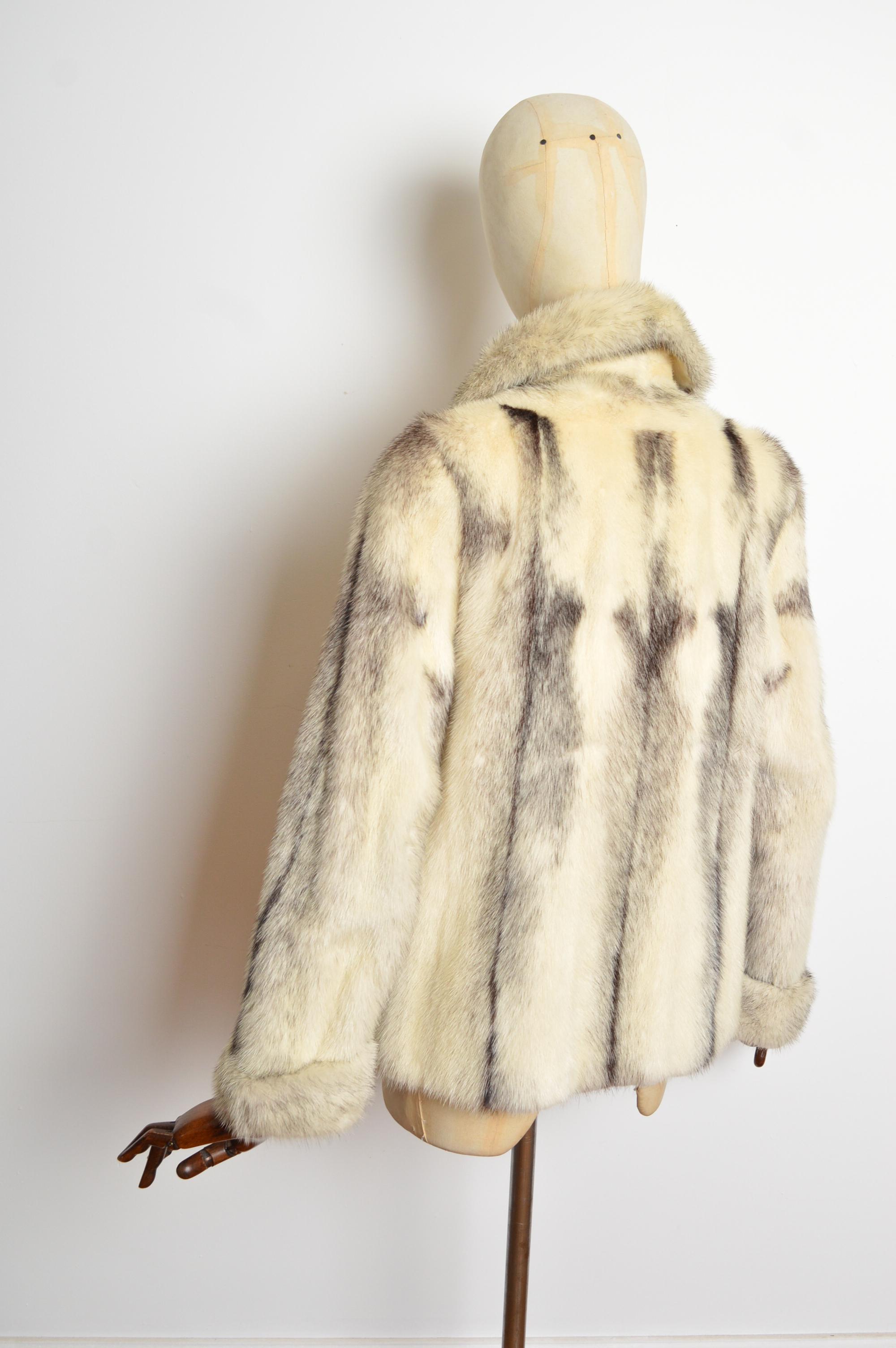 Sublime Parisian Vintage White & Black Cross Mink - Real Fur Coat in vendita 5