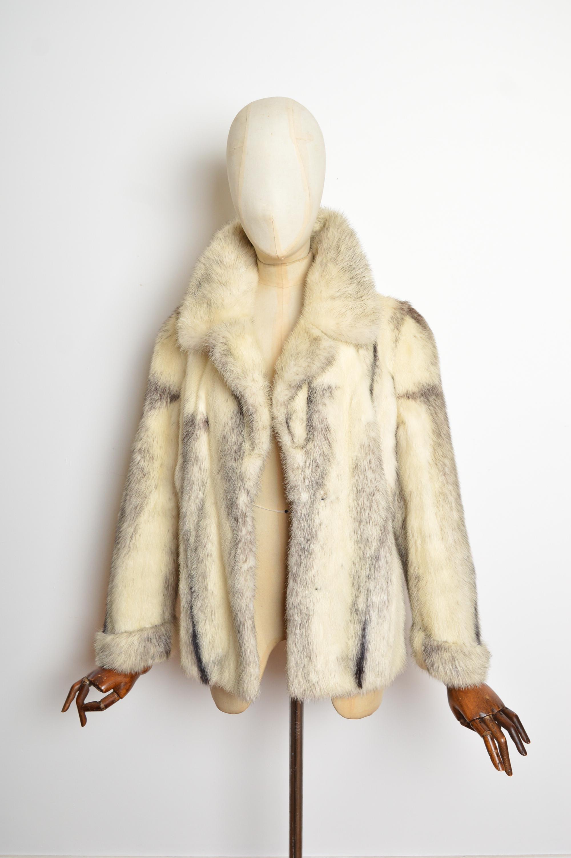 Donna Sublime Parisian Vintage White & Black Cross Mink - Real Fur Coat in vendita