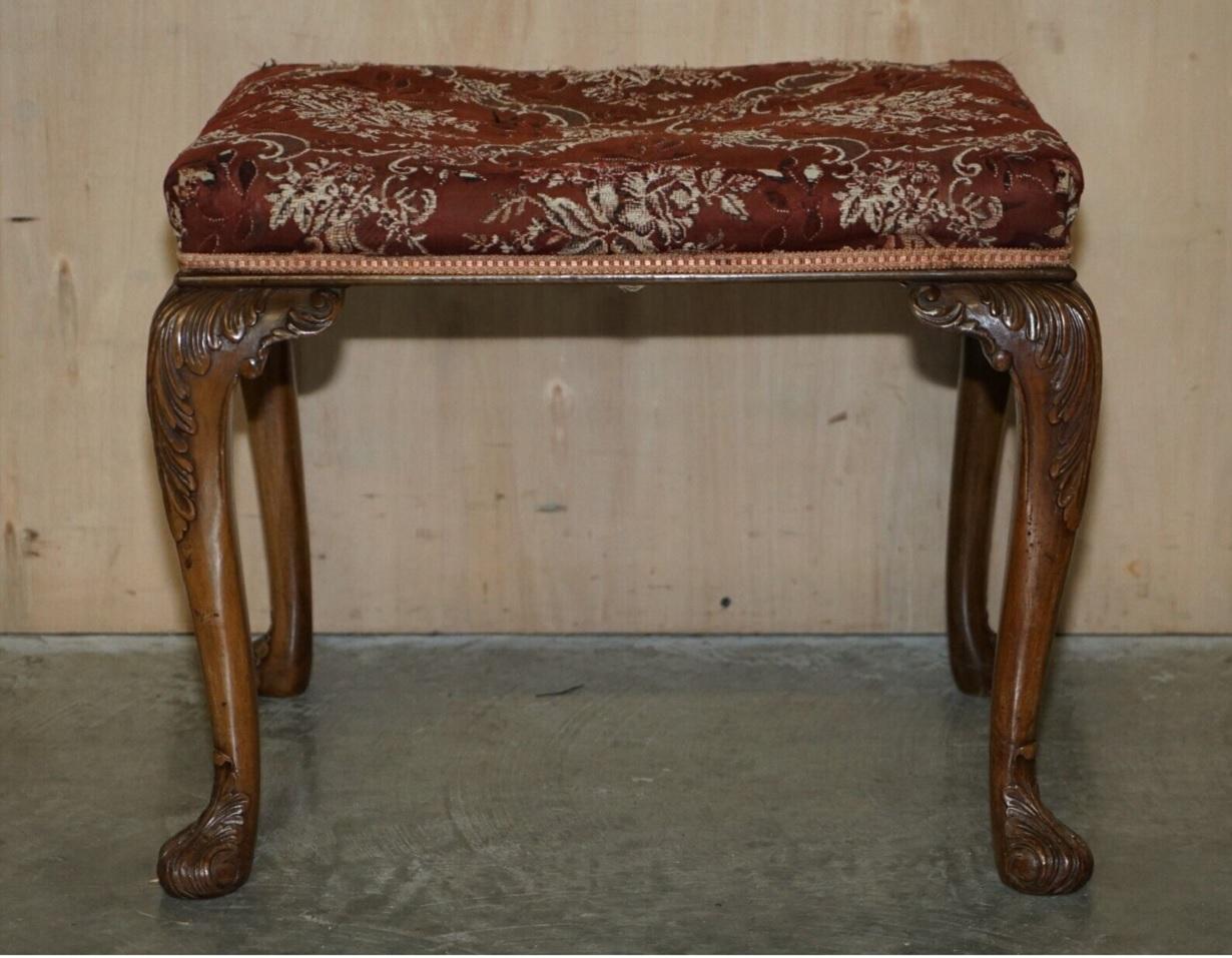 Sublime Quality Burr Walnut Hand Carved Dressing Table Part of Suite For Sale 11