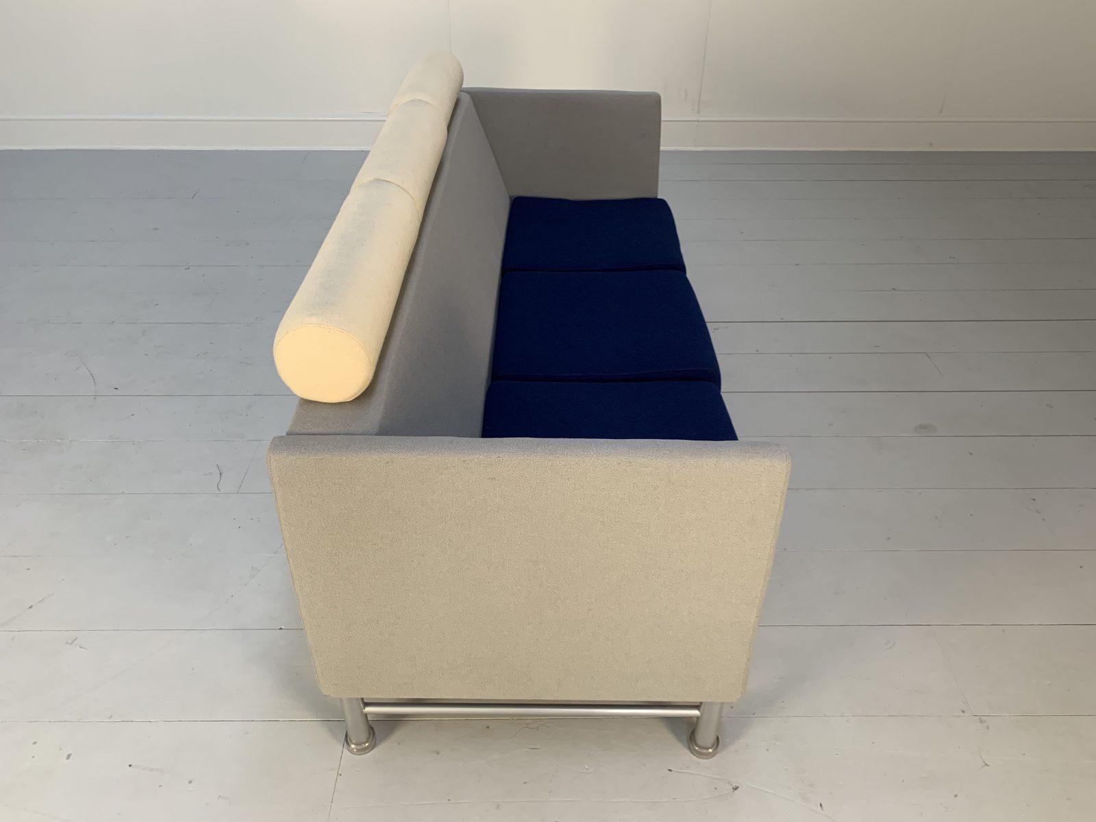 Sublime Rare Knoll “East Side” Sofa by Ettore Sottsass in Blue and Grey Wool 4