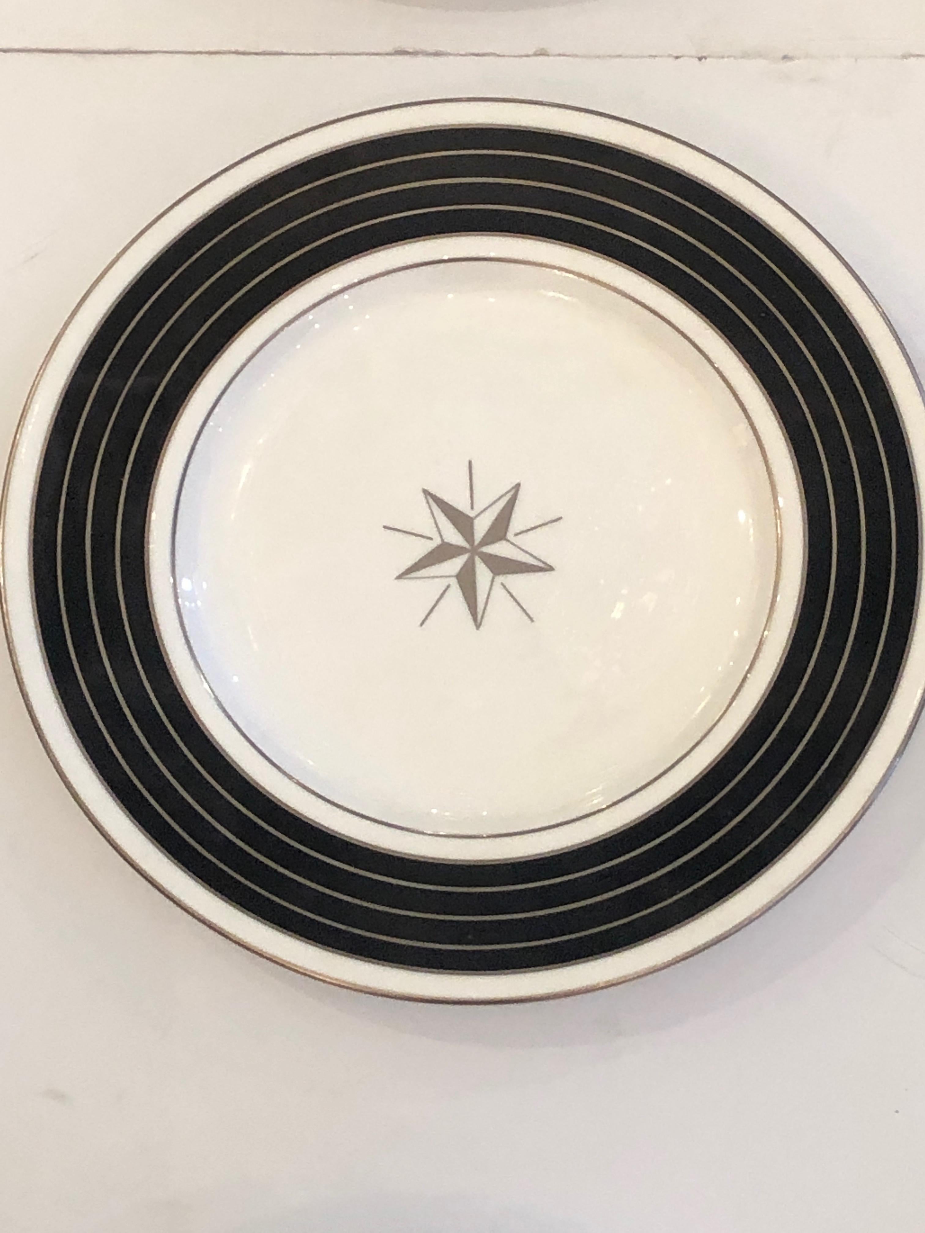 Porcelain Sublime Set of 12 Minton Dinner or Service Plates For Sale
