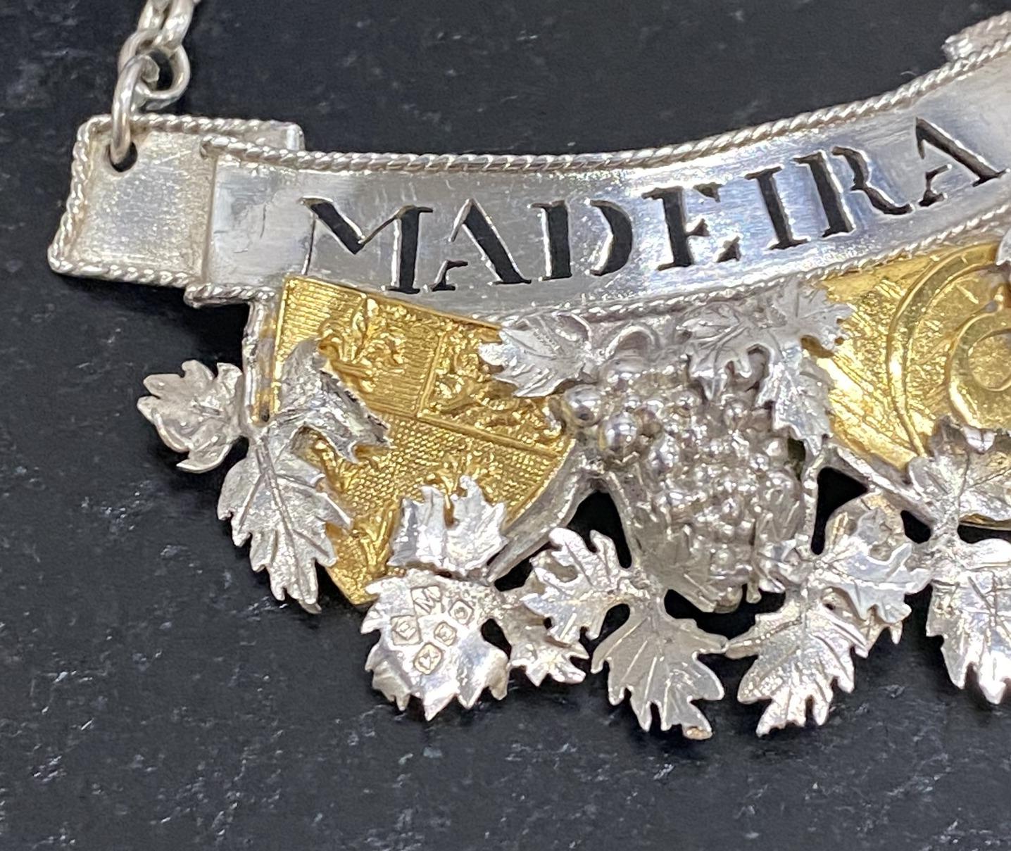 Erhabenes Set von 1988 Sterling Massivsilber & Gold Dekanter Etiketten Port & Maderia im Angebot 6