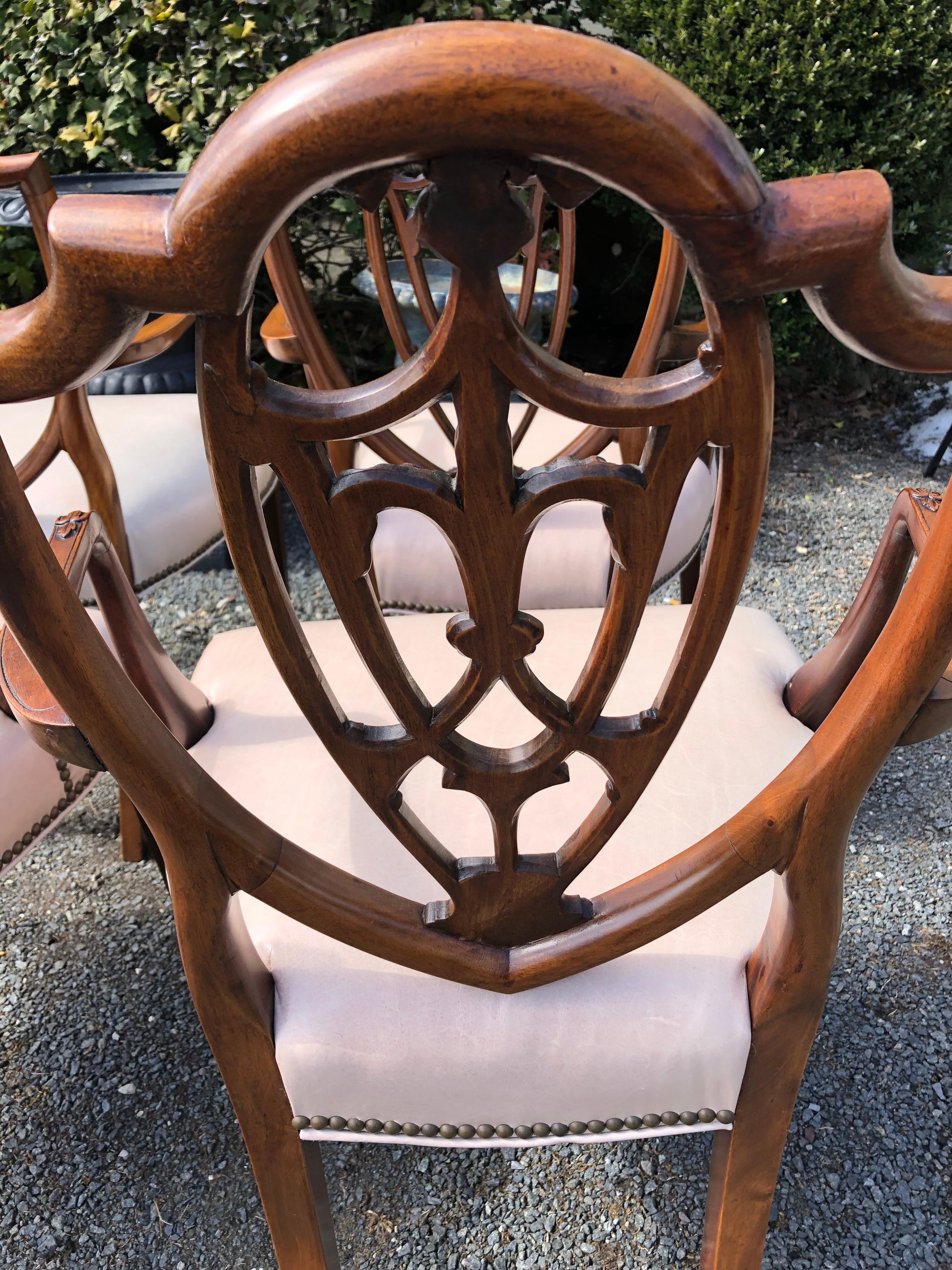 Sublime Set of 4 Antique Mahogany Shield Back Dining Chairs with Leather Seats 4