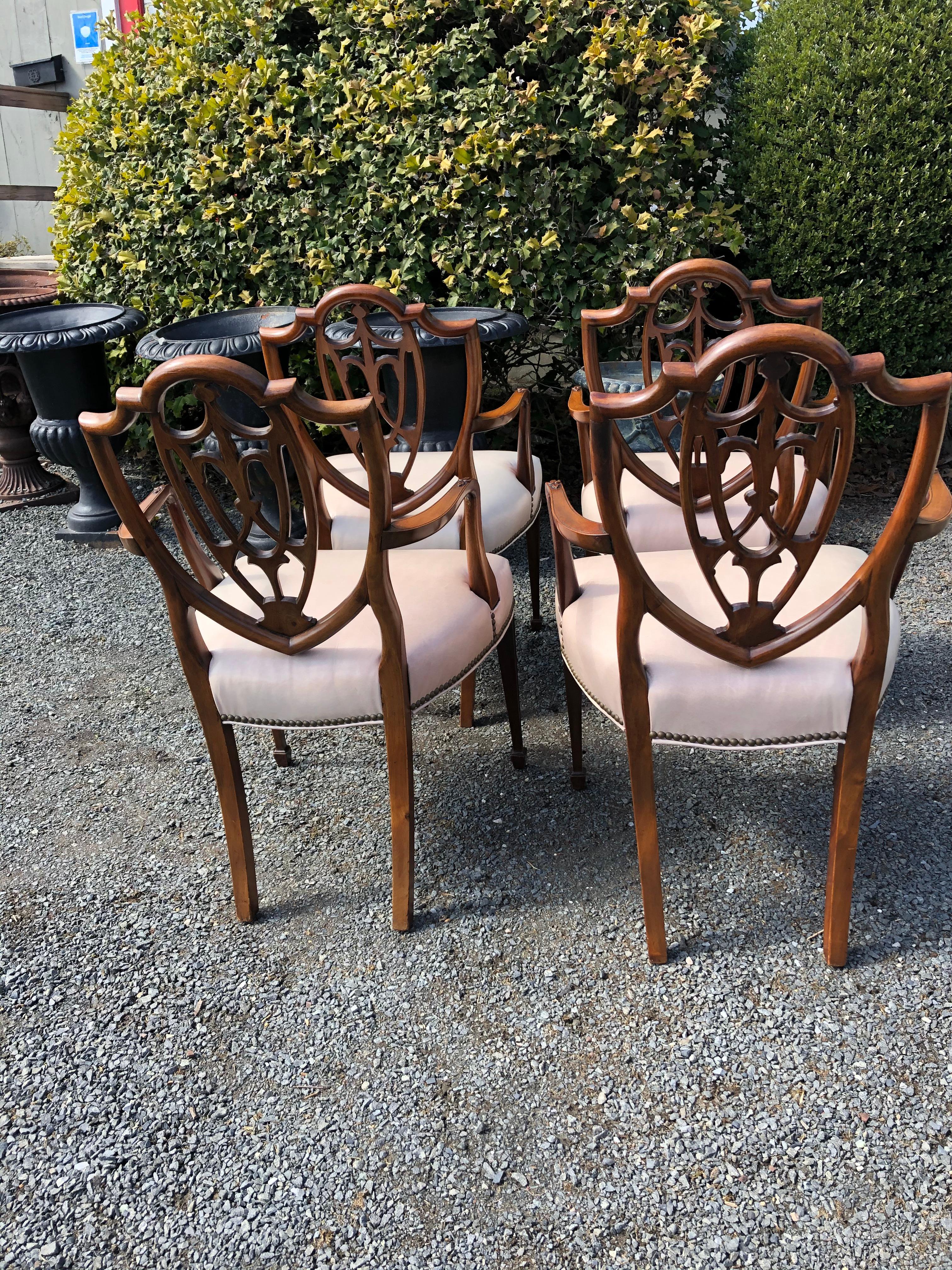 Sublime Set of 4 Antique Mahogany Shield Back Dining Chairs with Leather Seats 2