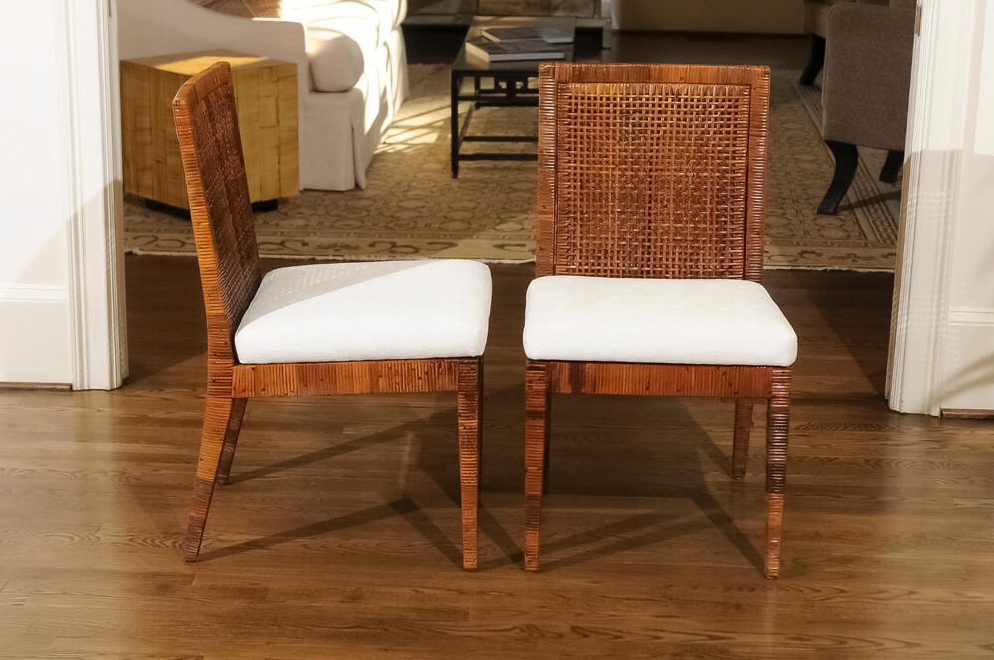 Fin du 20e siècle Sublime ensemble de 8 chaises de salle à manger en rotin caramel de Baldwin pour Bielecky Brothers en vente