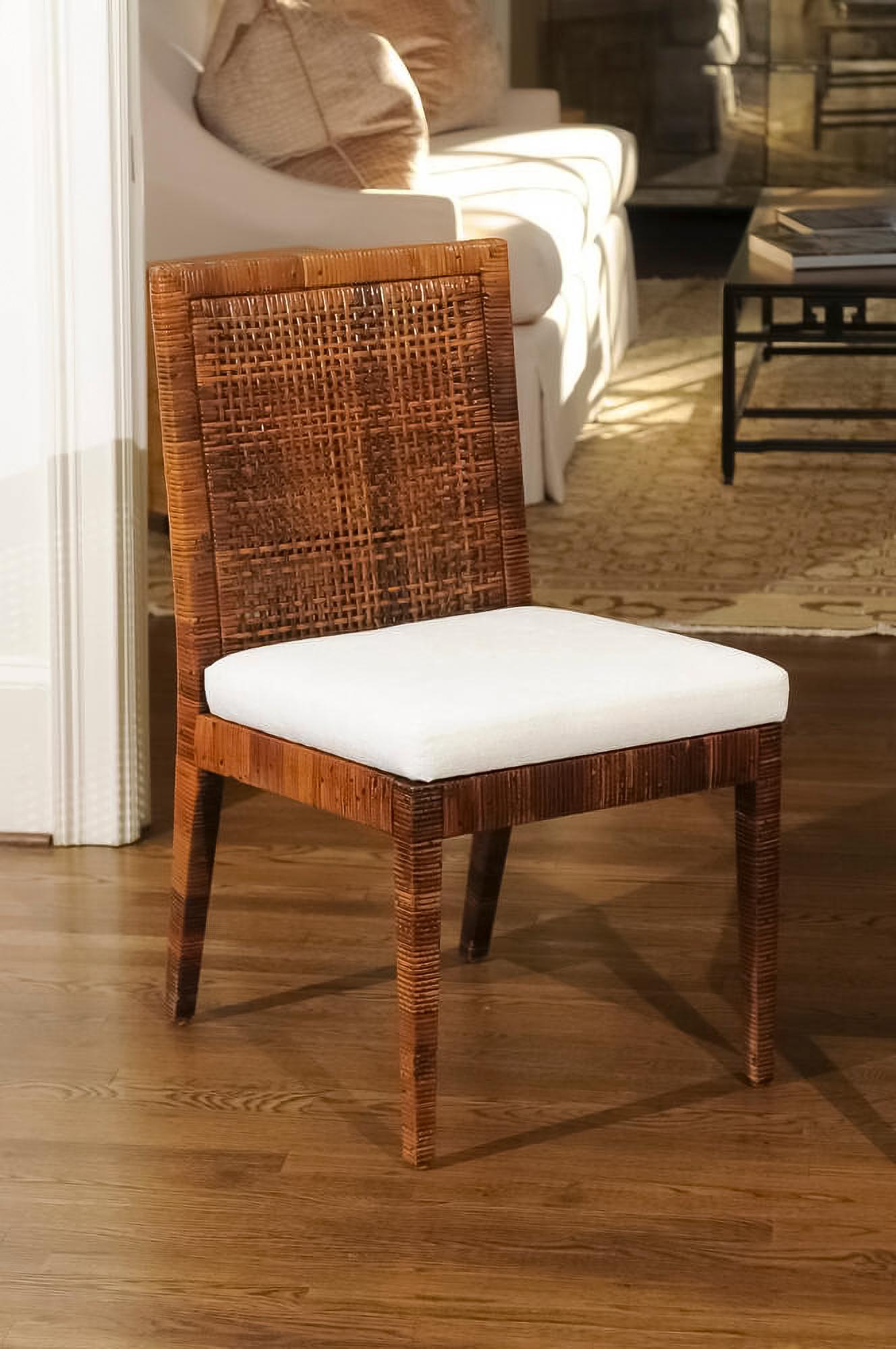 Américain Sublime ensemble de 8 chaises de salle à manger en rotin caramel de Baldwin pour Bielecky Brothers en vente