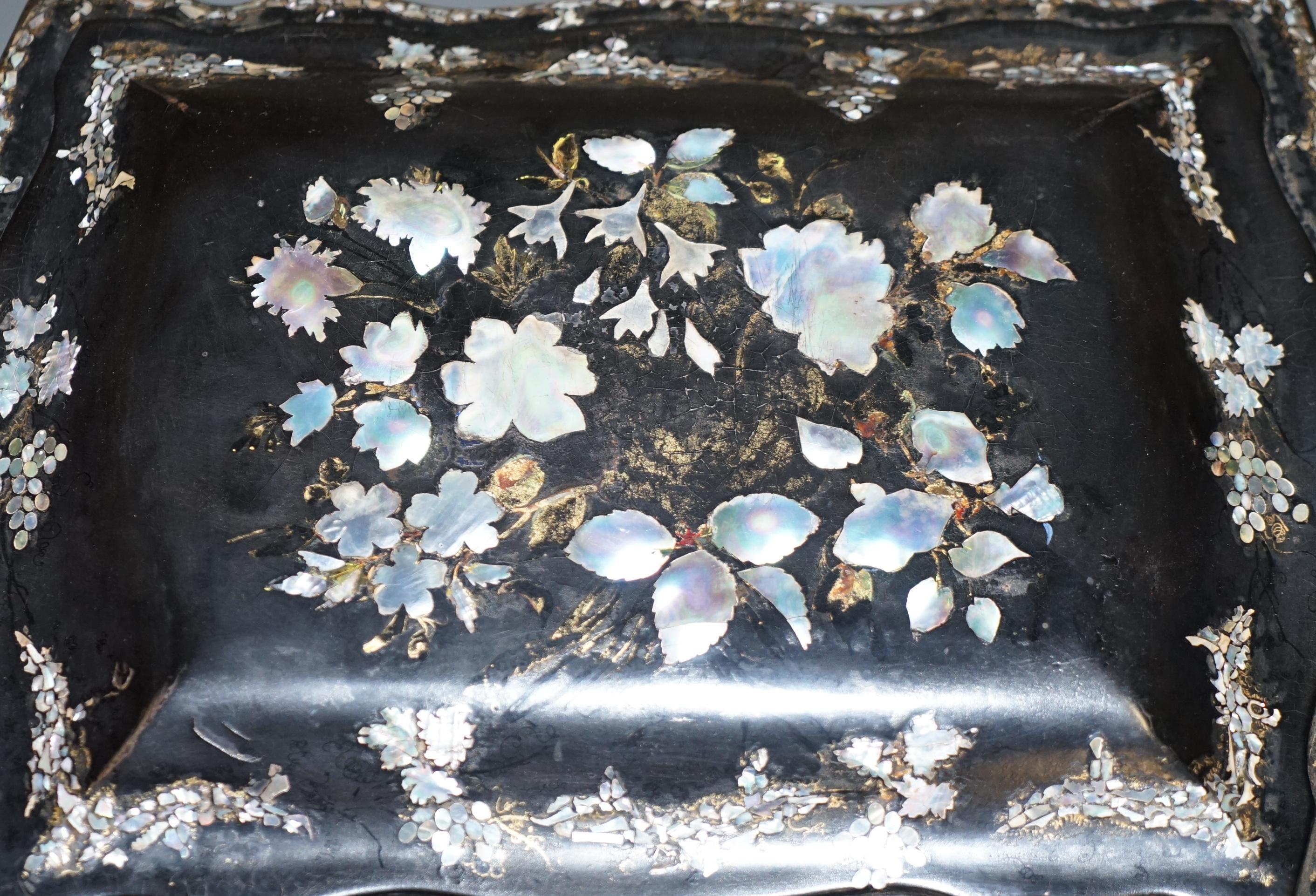 Sublime Victorian Mother of Papier Mâché Hand Painted Sewing Work Box In Good Condition In West Sussex, Pulborough