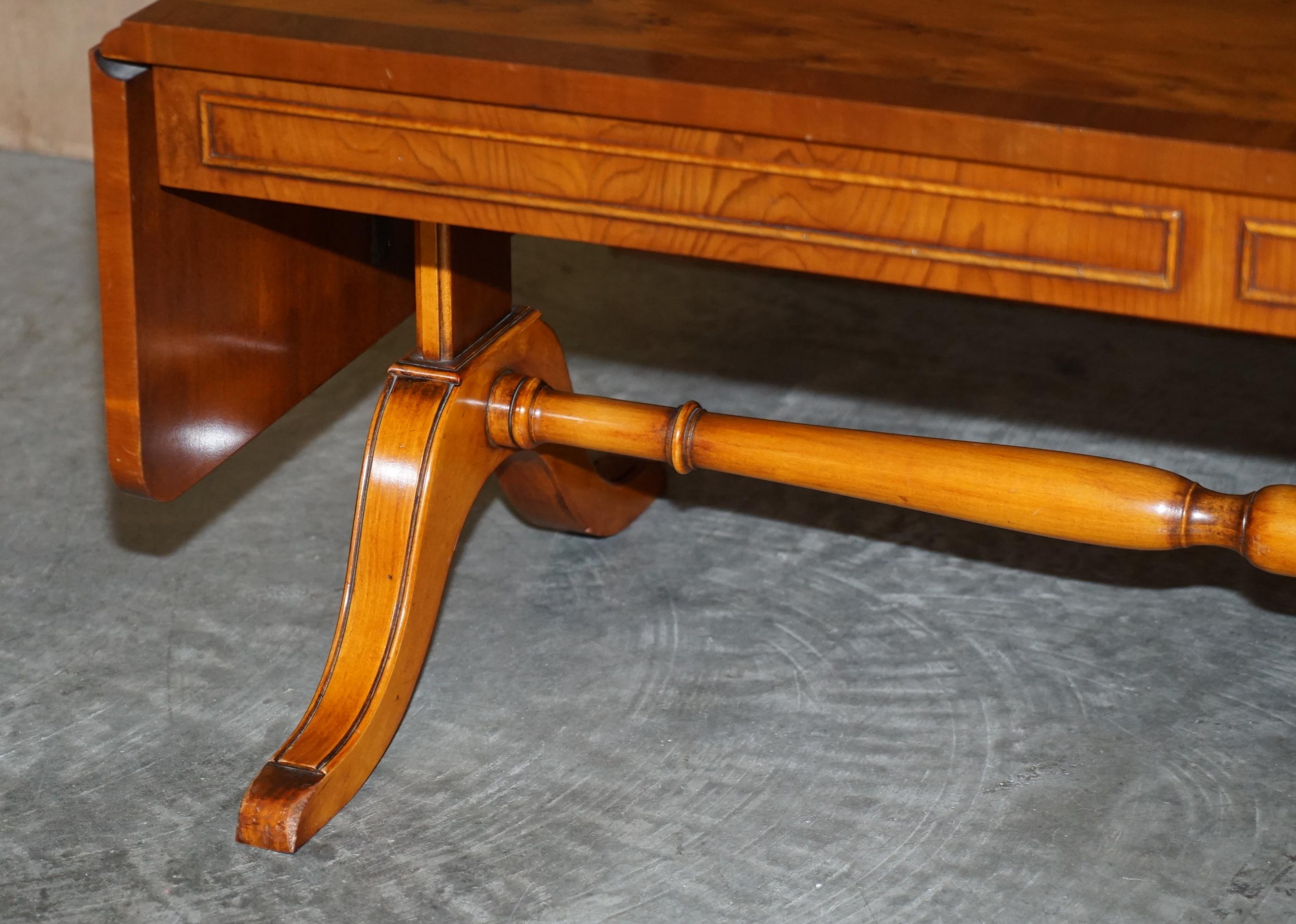 Sublime Vintage Bevan Funnell Extending Burr Yew Wood Coffee Table Part of Suite For Sale 5