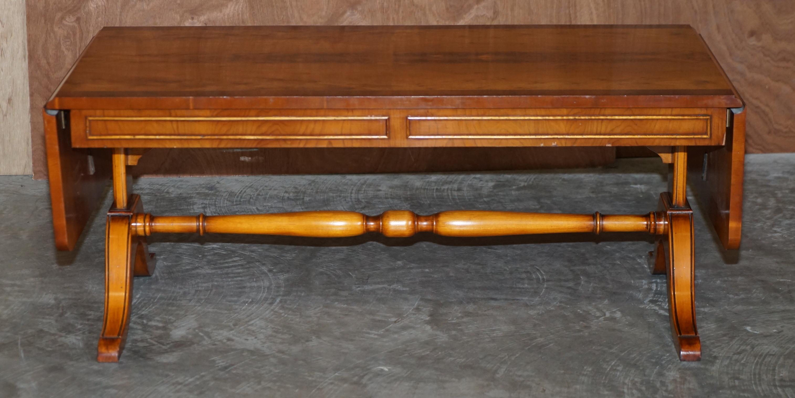 Sublime Vintage Bevan Funnell Extending Burr Yew Wood Coffee Table Part of Suite For Sale 7