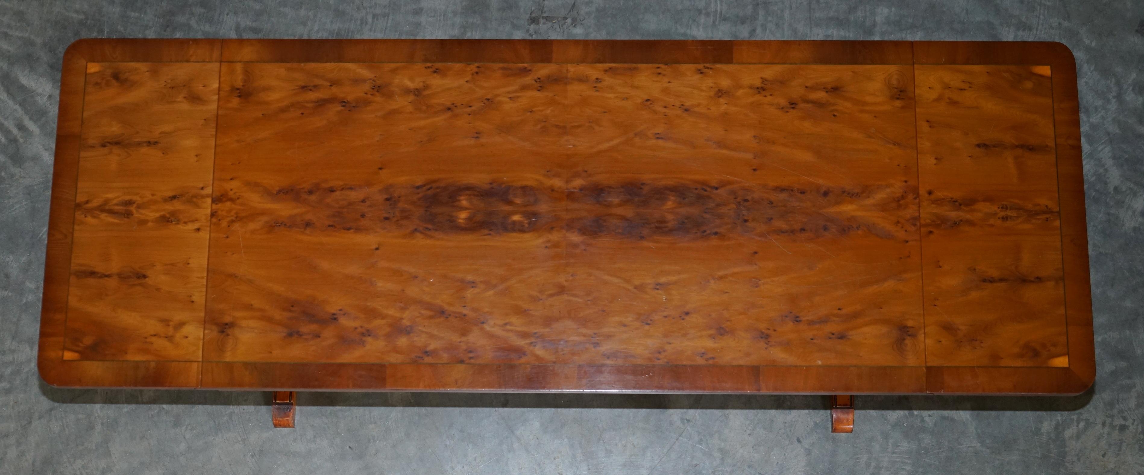 Sublime Vintage Bevan Funnell Extending Burr Yew Wood Coffee Table Part of Suite For Sale 10