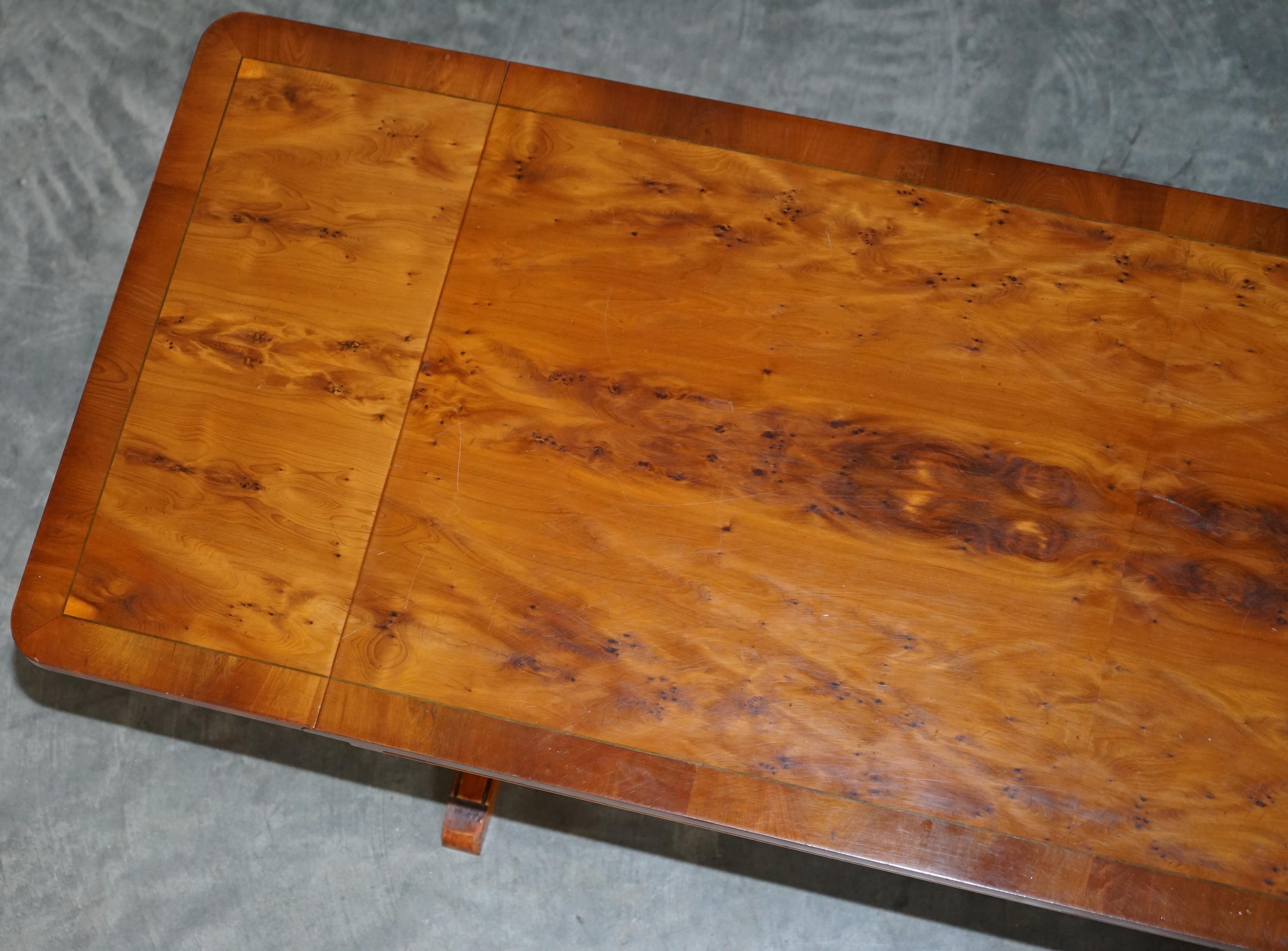 Sublime Vintage Bevan Funnell Extending Burr Yew Wood Coffee Table Part of Suite For Sale 11