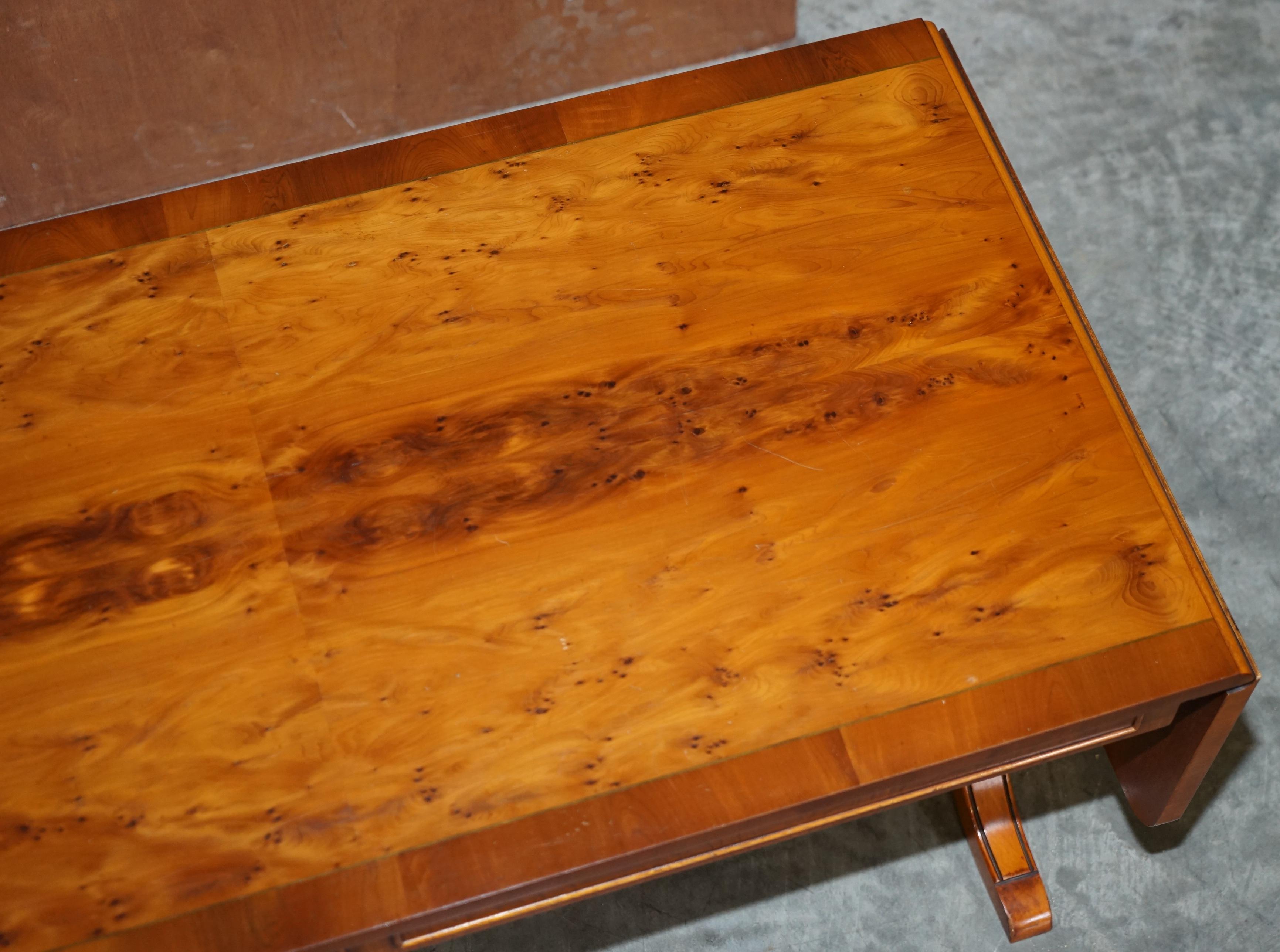 Sublime Vintage Bevan Funnell Extending Burr Yew Wood Coffee Table Part of Suite For Sale 2