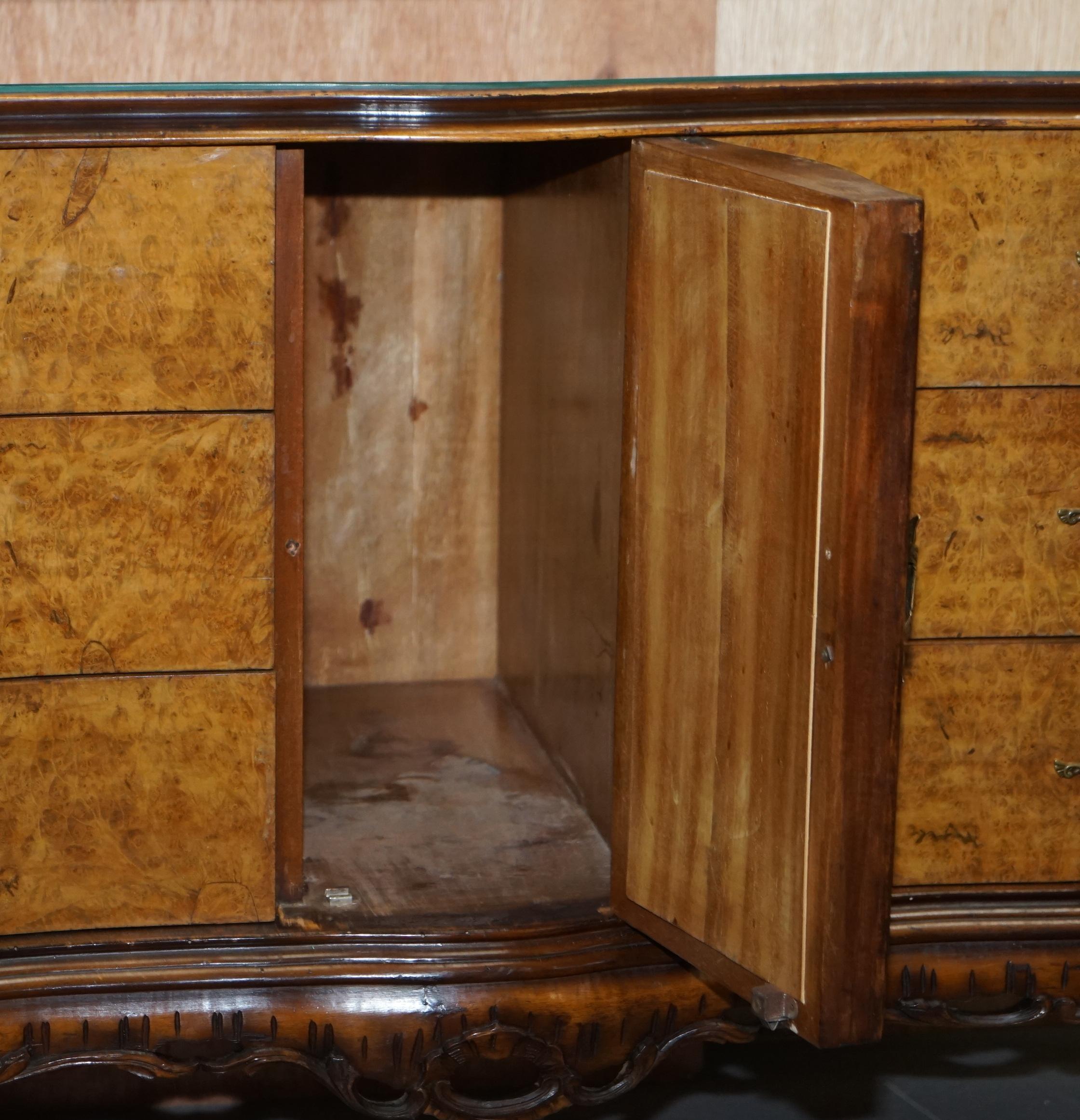 Sublime Vintage Italian Burr Walnut Serpentine Fronted Sideboard Mirrored Top For Sale 15
