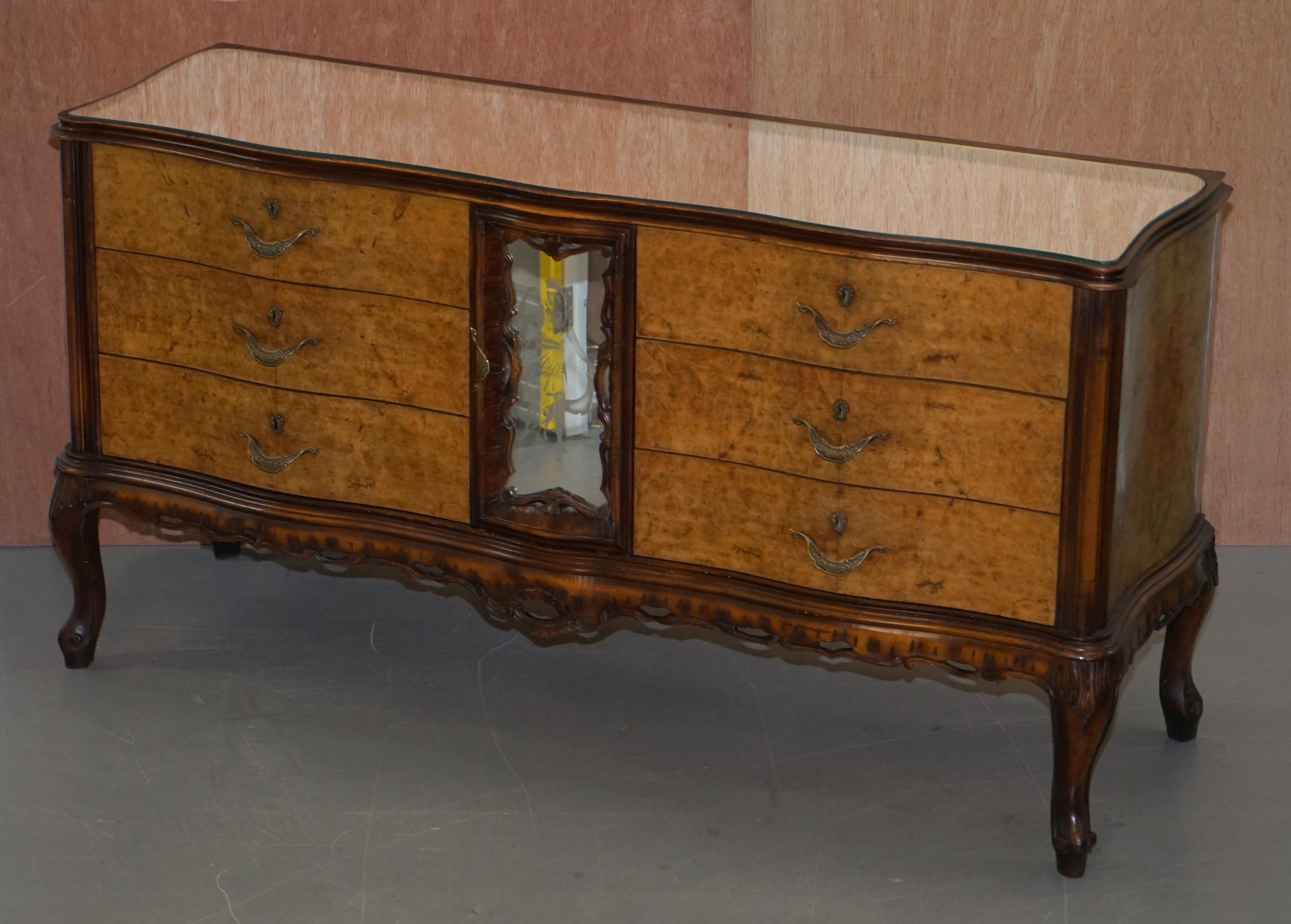 Hand-Crafted Sublime Vintage Italian Burr Walnut Serpentine Fronted Sideboard Mirrored Top For Sale