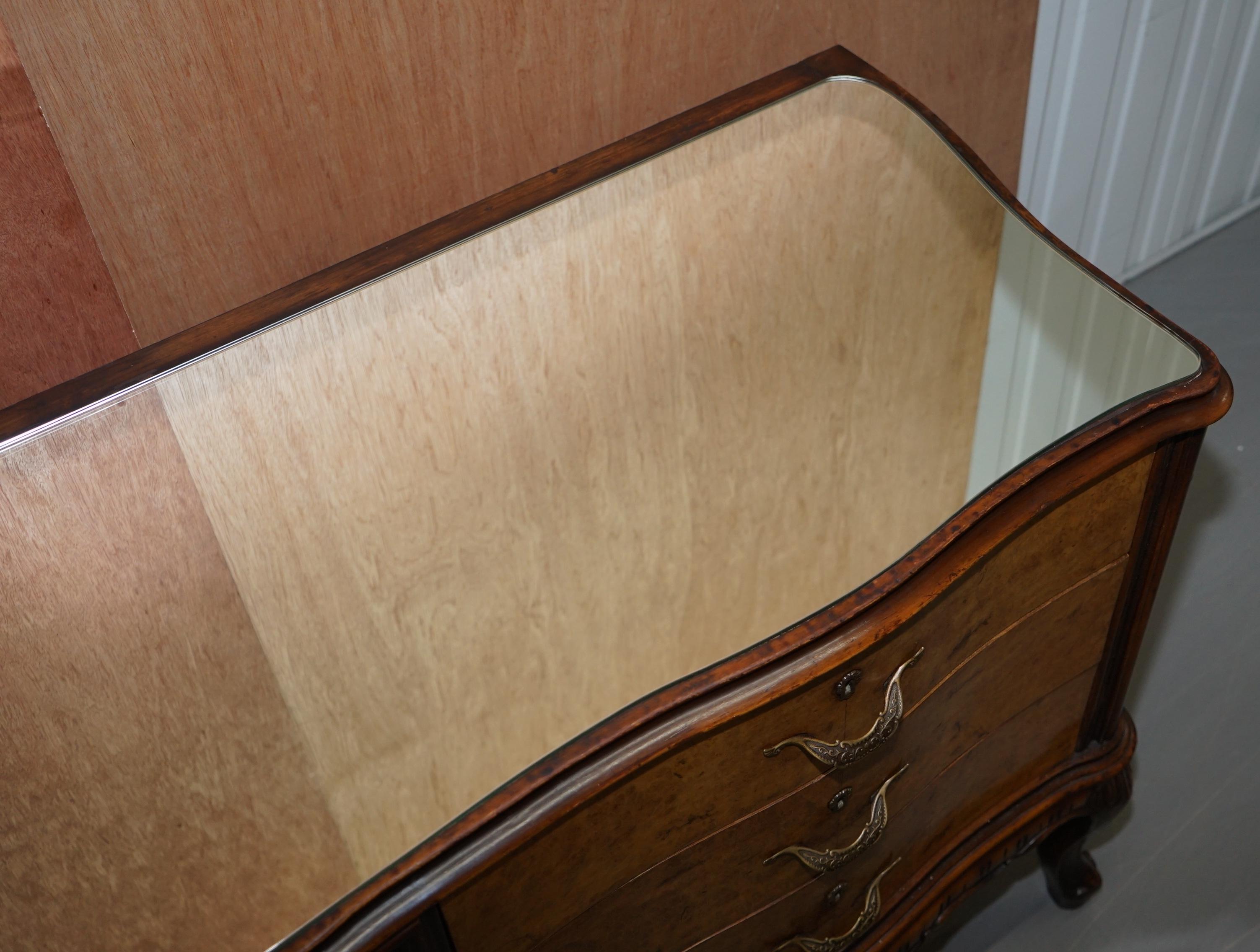 Sublime Vintage Italian Burr Walnut Serpentine Fronted Sideboard Mirrored Top For Sale 2