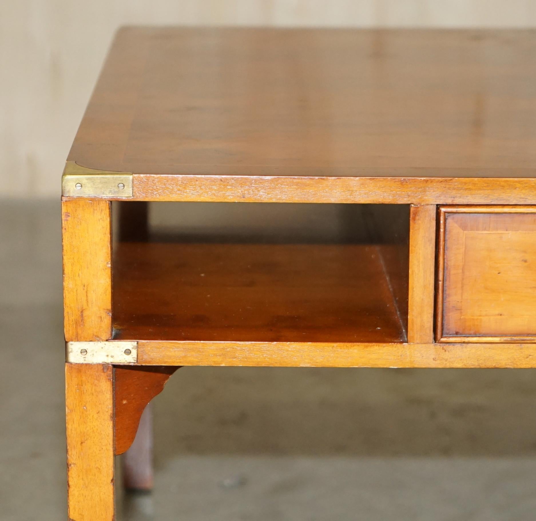 Sublime Vintage Military Campaign Burr Yew Wood Coffee Table with Book Shelf For Sale 4