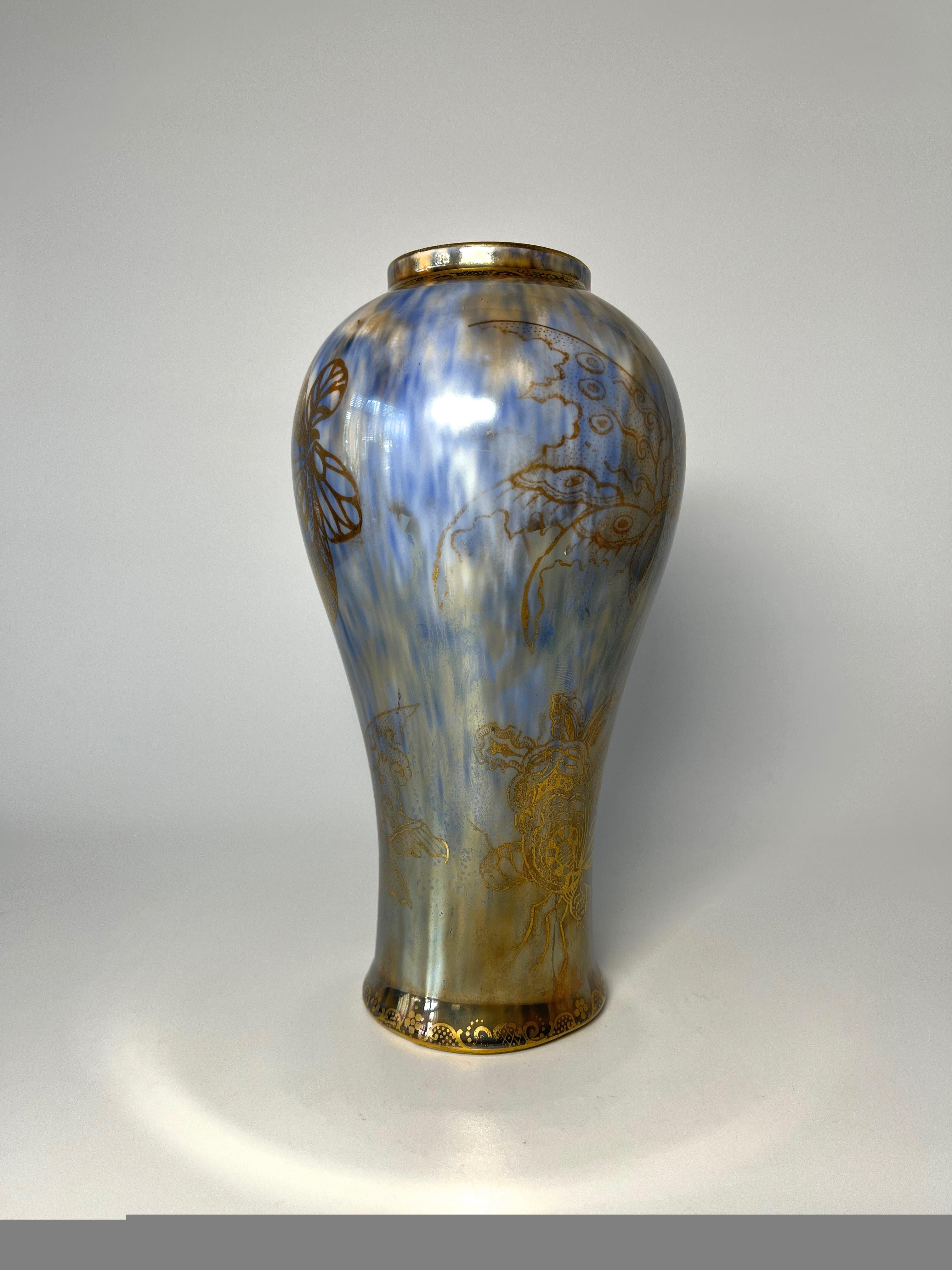 Art Deco Sublime Wedgwood Ordinary Lustre Butterflies Baluster Porcelain Vase #Z4830 For Sale