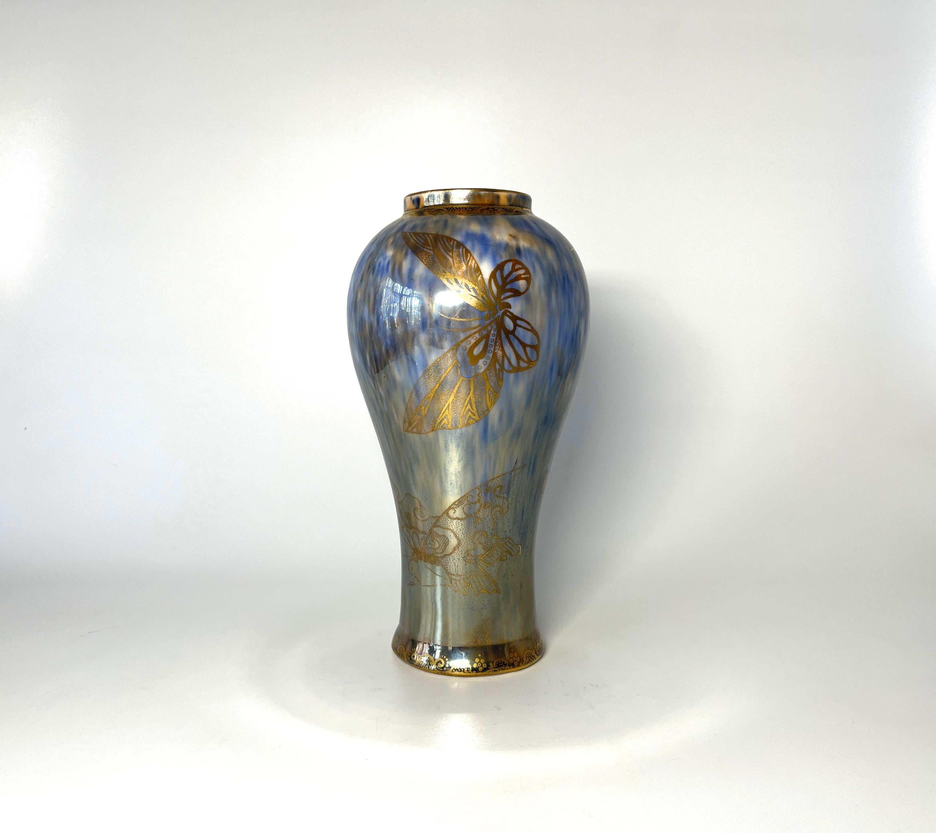 Porcellana Sublime vaso in porcellana Wedgwood Ordinary Lustre Butterflies Baluster #Z4830 in vendita