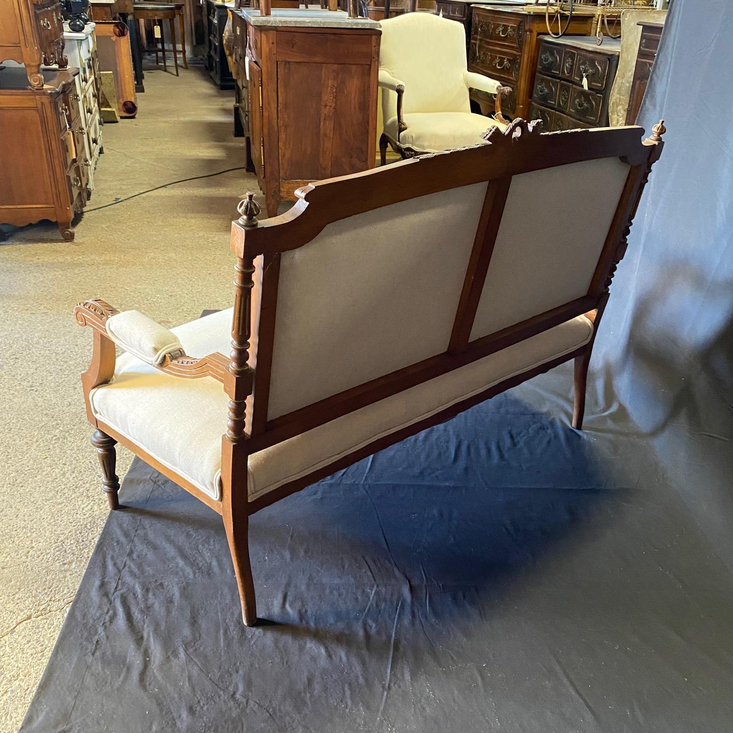Fauteuil de canapé Louis XVI très élégant de Parlor Suite en vente 1