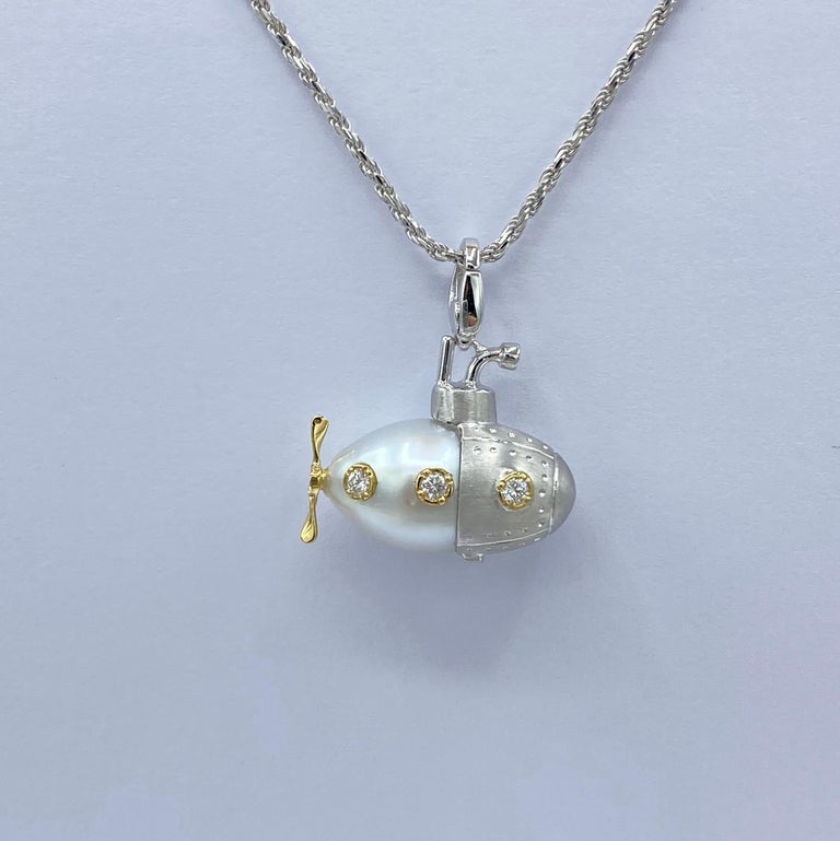 Submarine White Diamond Sapphire Yellow White 18Kt gold Pendant