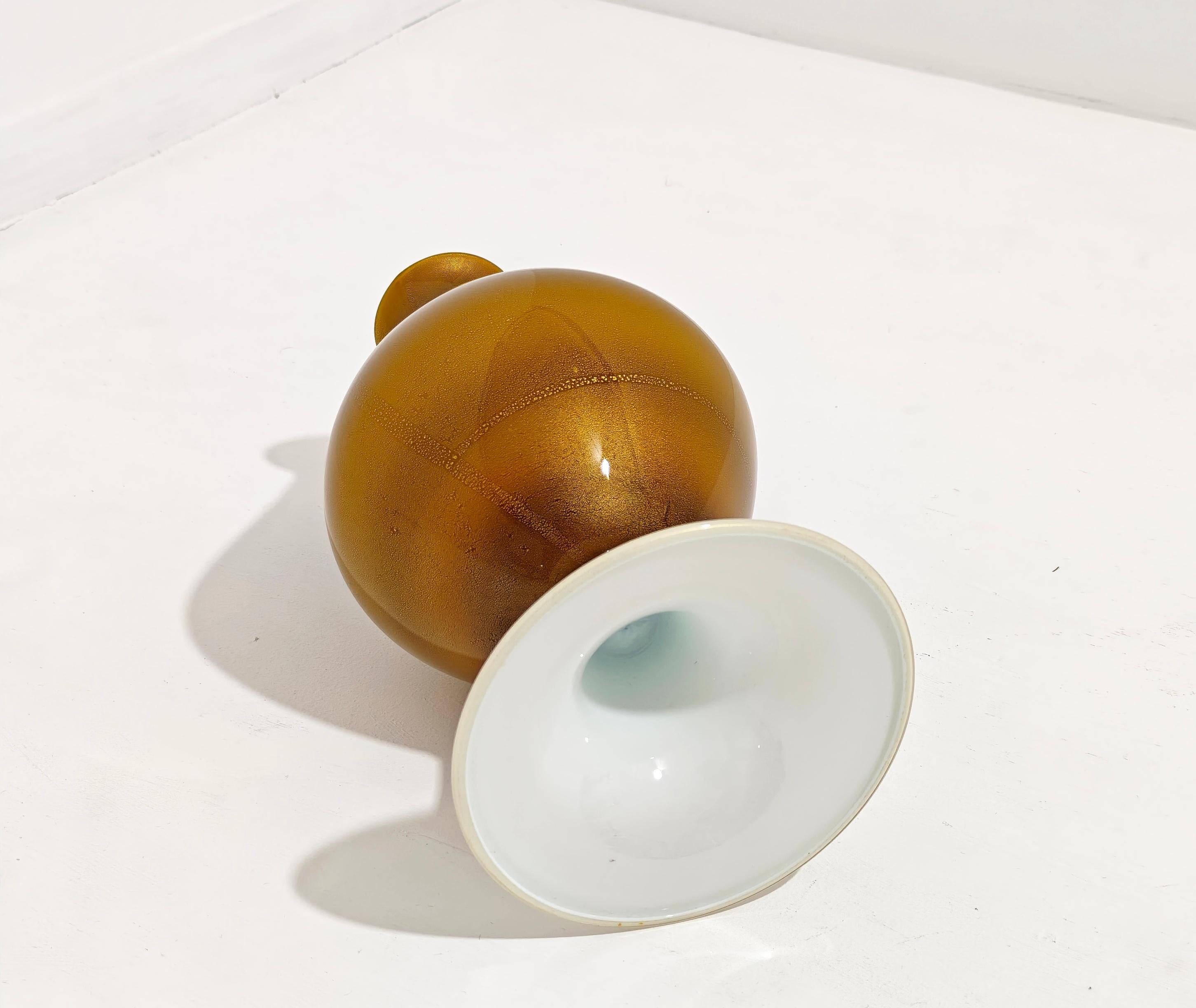 italien Vase en verre Murano Glass submergé et gainé Made in Italy 60/70s Mid-Century Modern en vente