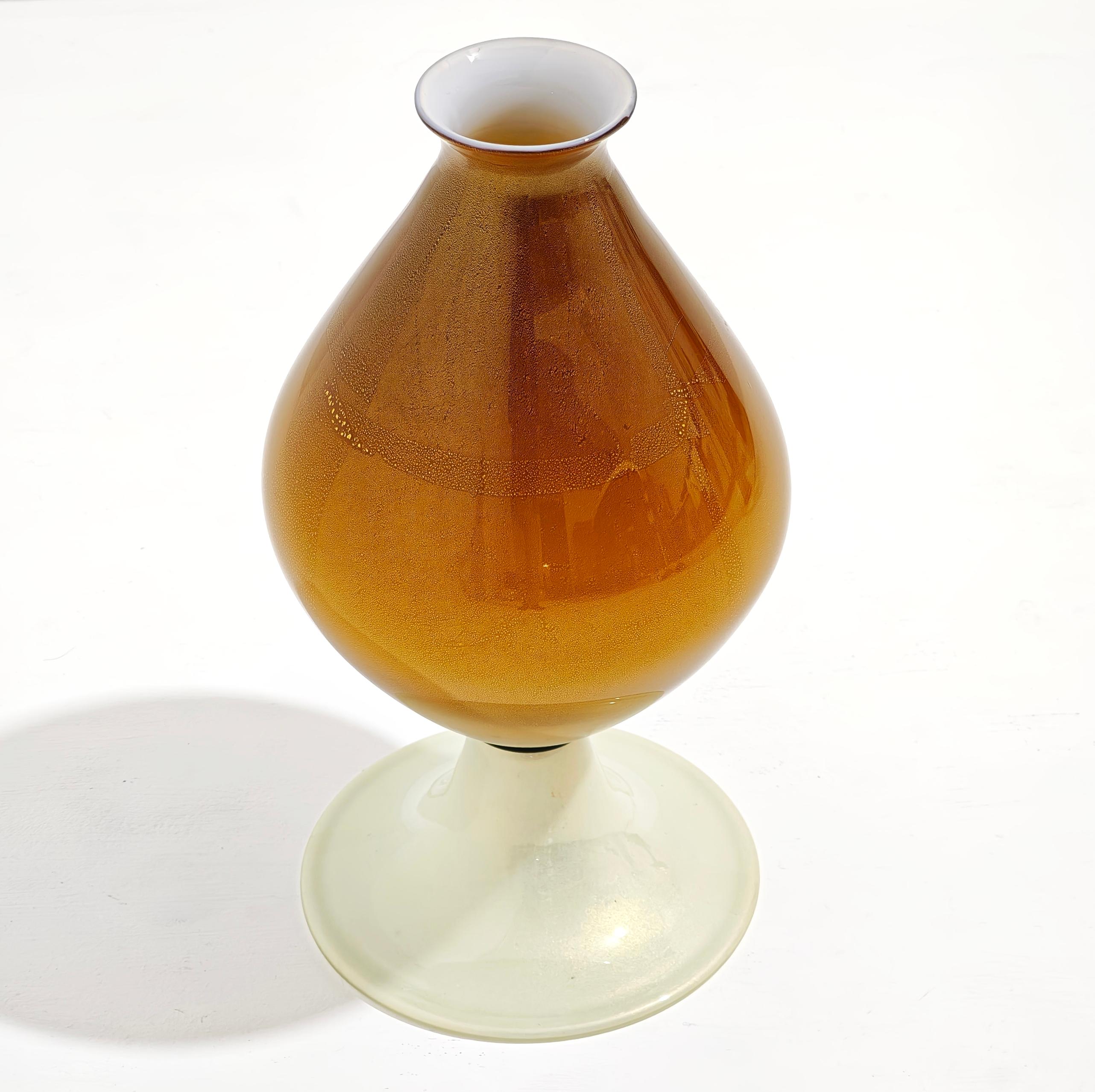 Vase en verre Murano Glass submergé et gainé Made in Italy 60/70s Mid-Century Modern État moyen - En vente à Palermo, IT