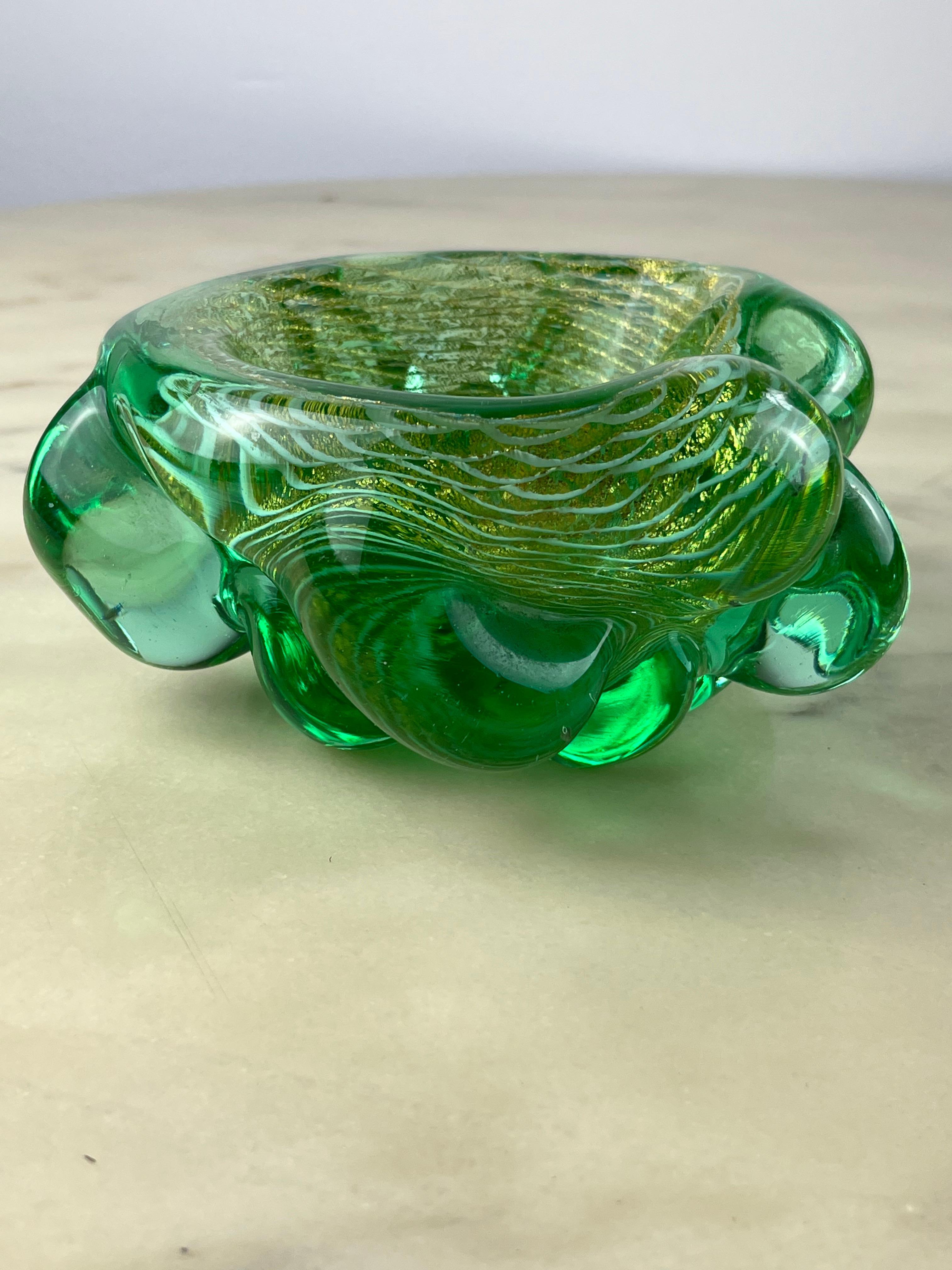 Submerged Murano Glass Ashtray, attributed to Barovier & Toso, Italy, 1970s In Good Condition For Sale In Palermo, IT