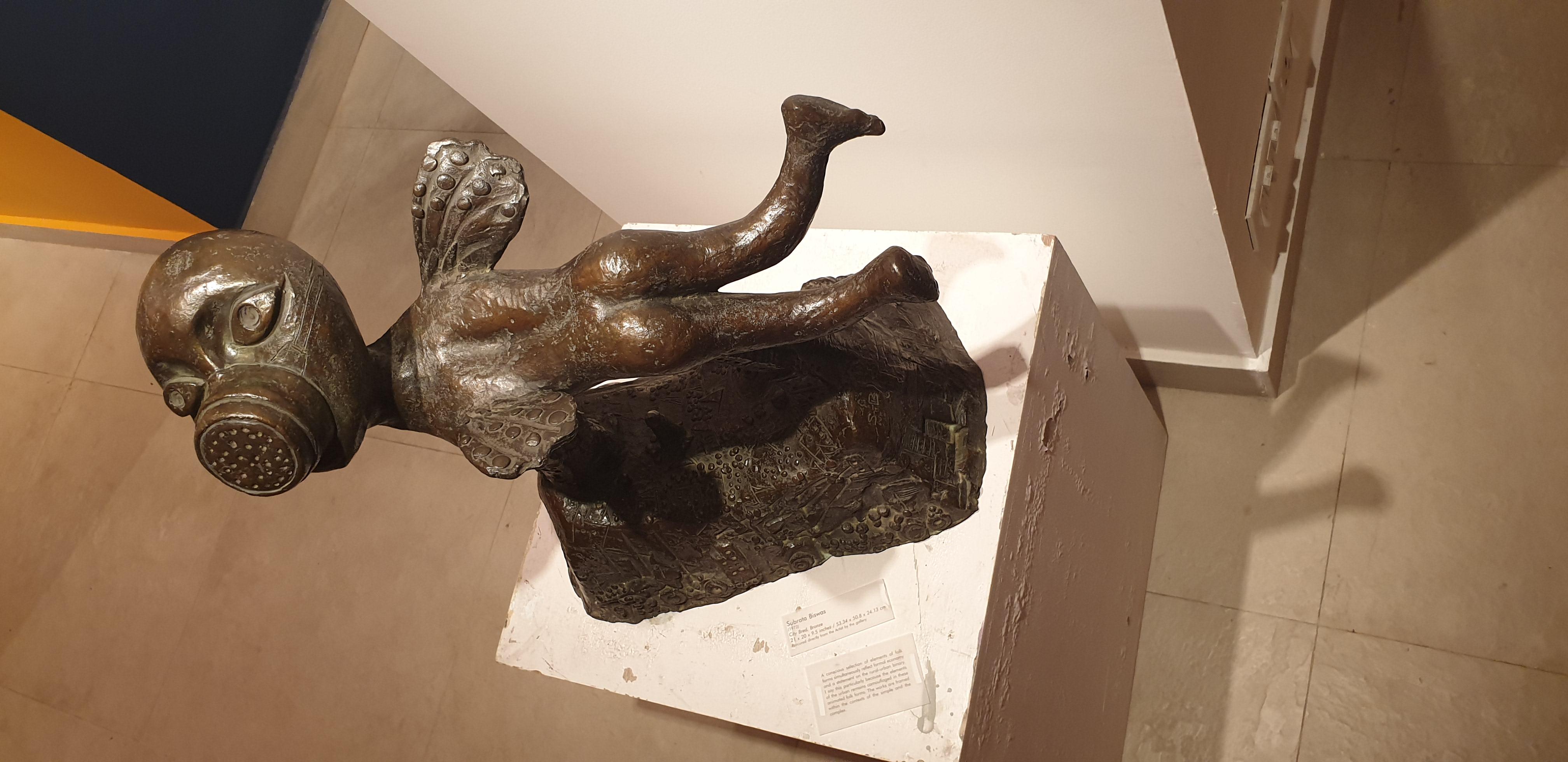 City Bred, scultura figurativa in bronzo dell'artista indiano contemporaneo 