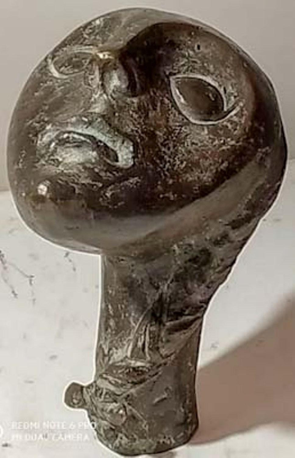 Figurative Sculpture Subrata Biswas - Face, sculpture en bronze de l'artiste indien contemporain « en stock »