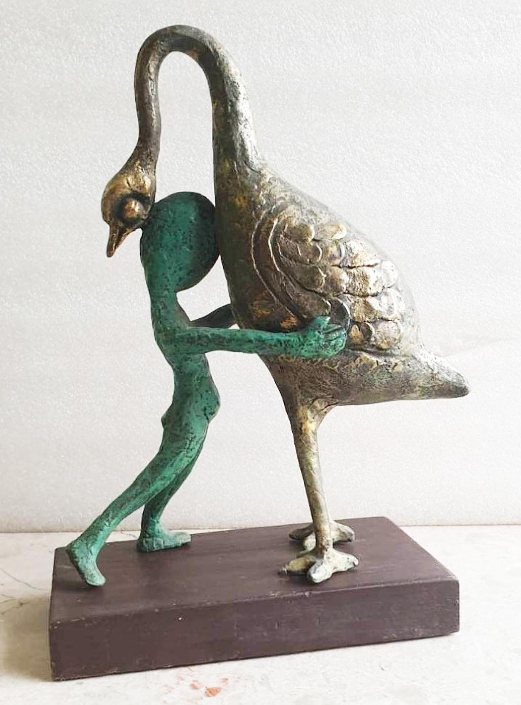 Life innocent, bronze figuratif de l'artiste indien contemporain « en stock » - Sculpture de Subrata Biswas