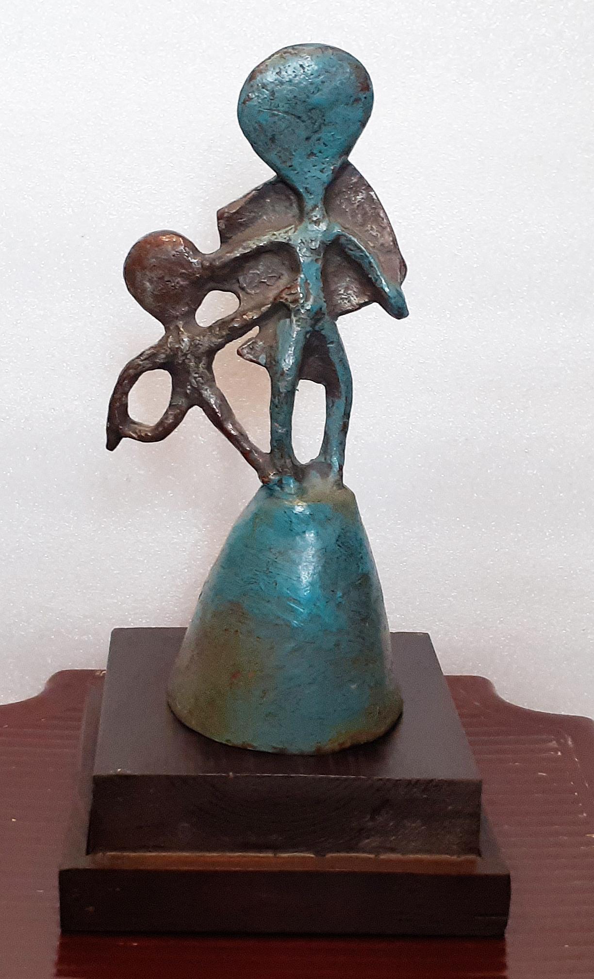 Vida Inocente, Bronce Figurativo por Artista Indio Contemporáneo 