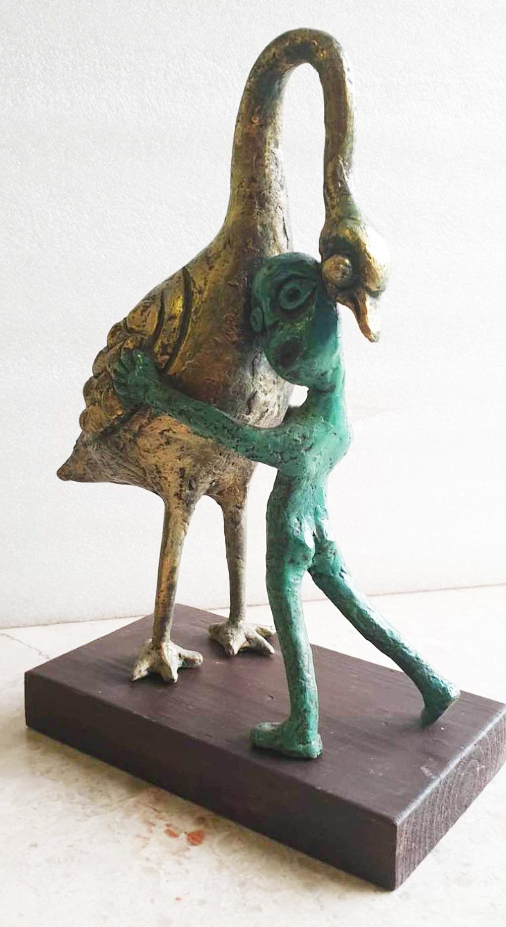 Life innocent, bronze figuratif de l'artiste indien contemporain « en stock » - Or Figurative Sculpture par Subrata Biswas