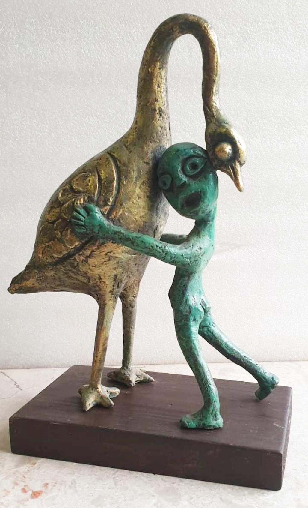 Subrata Biswas - Vie innocente
Bronze, H 9.5 x L 7 x P 3 pouces

Style : Le motif de l'enfant dans sa forme la plus élémentaire apparaît assez souvent dans les œuvres de Subrata Biswas. La forme humaine élémentaire représentant l'enfant complète