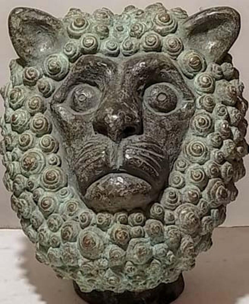 Figurative Sculpture Subrata Biswas - Le roi de la Jungle, lion, sculpture en bronze de l'artiste contemporain « en stock »