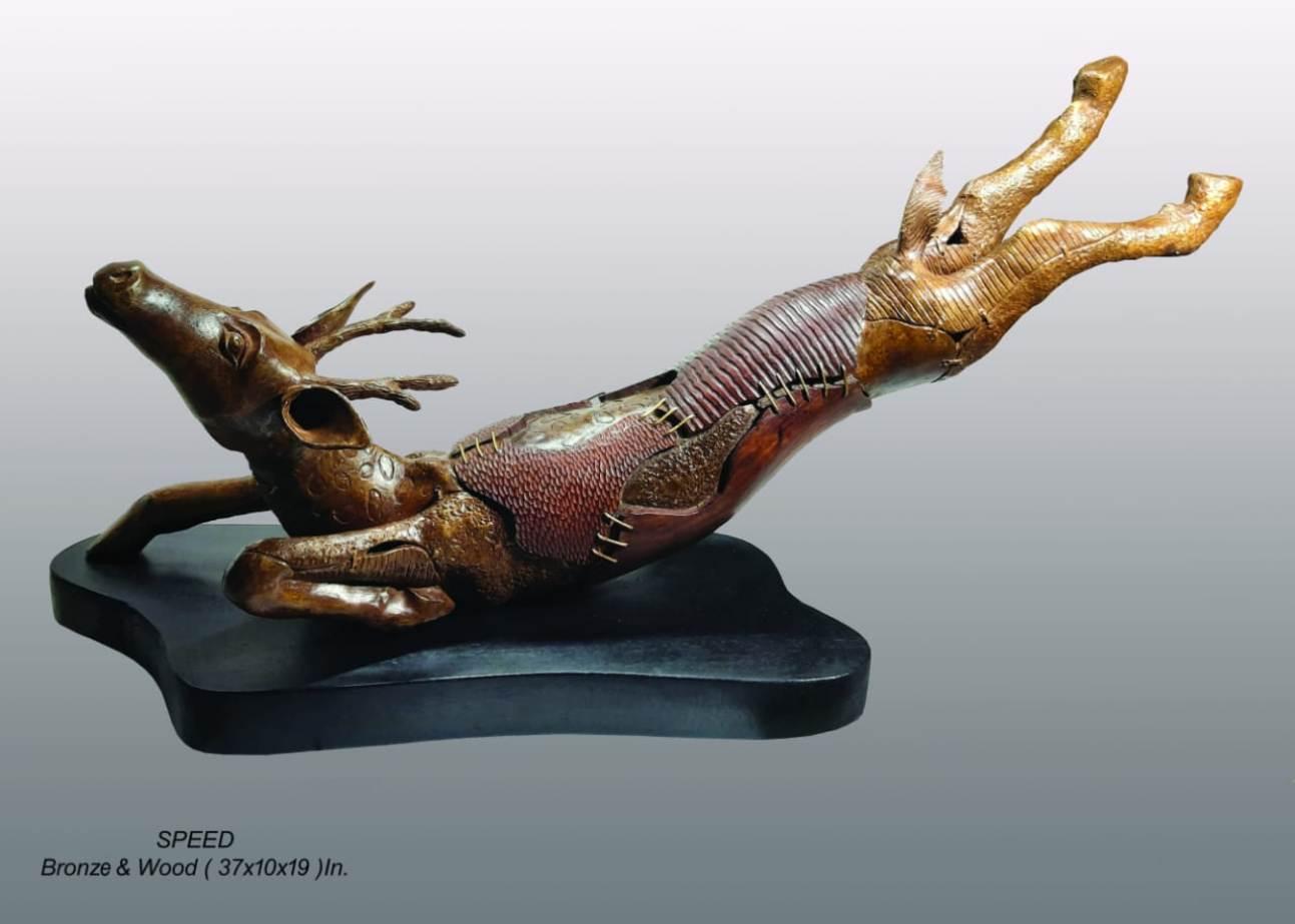 Speed, Figurative, Bronze & Holz von zeitgenössischer indischer Künstler „Auf Lager“ – Art von Subrata Paul