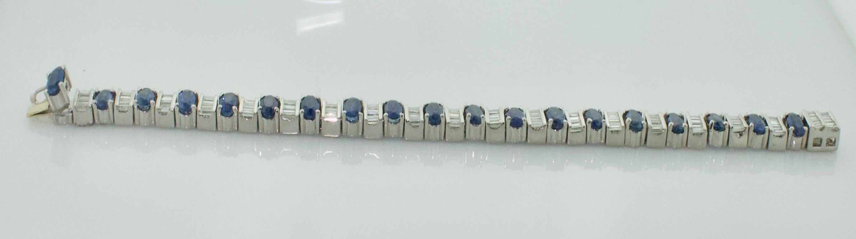 Substancial Sapphire and Diamond Tennis Bracelet 11.00 Carat in Platinum For Sale 2