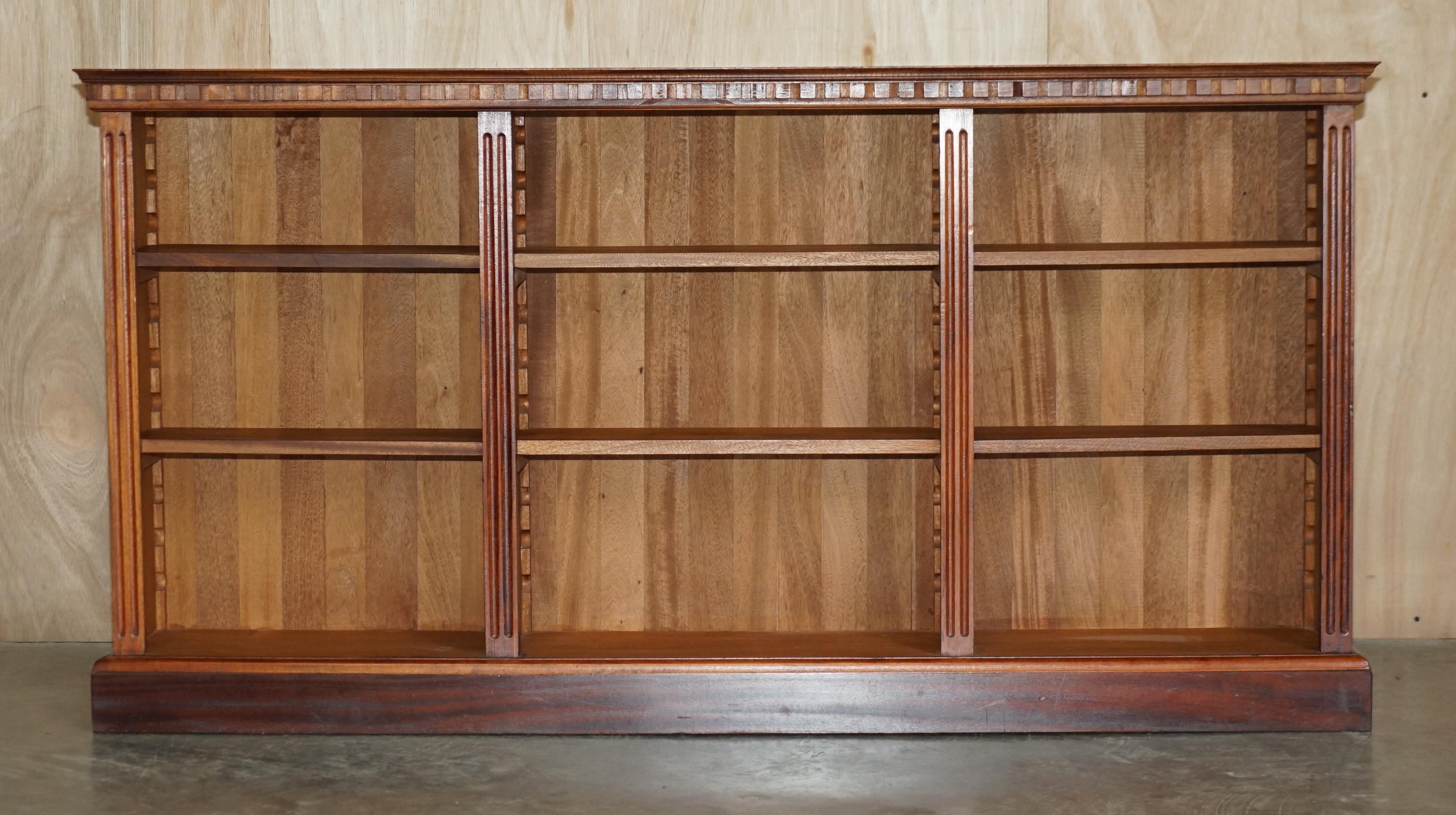 We are delighted to offer for sale this lovely solid mahogany open library bookcase / sideboard.

A good looking and utilitarian piece of furniture, it looks good in any setting, the shelves are all height adjustable to fit your book sizes