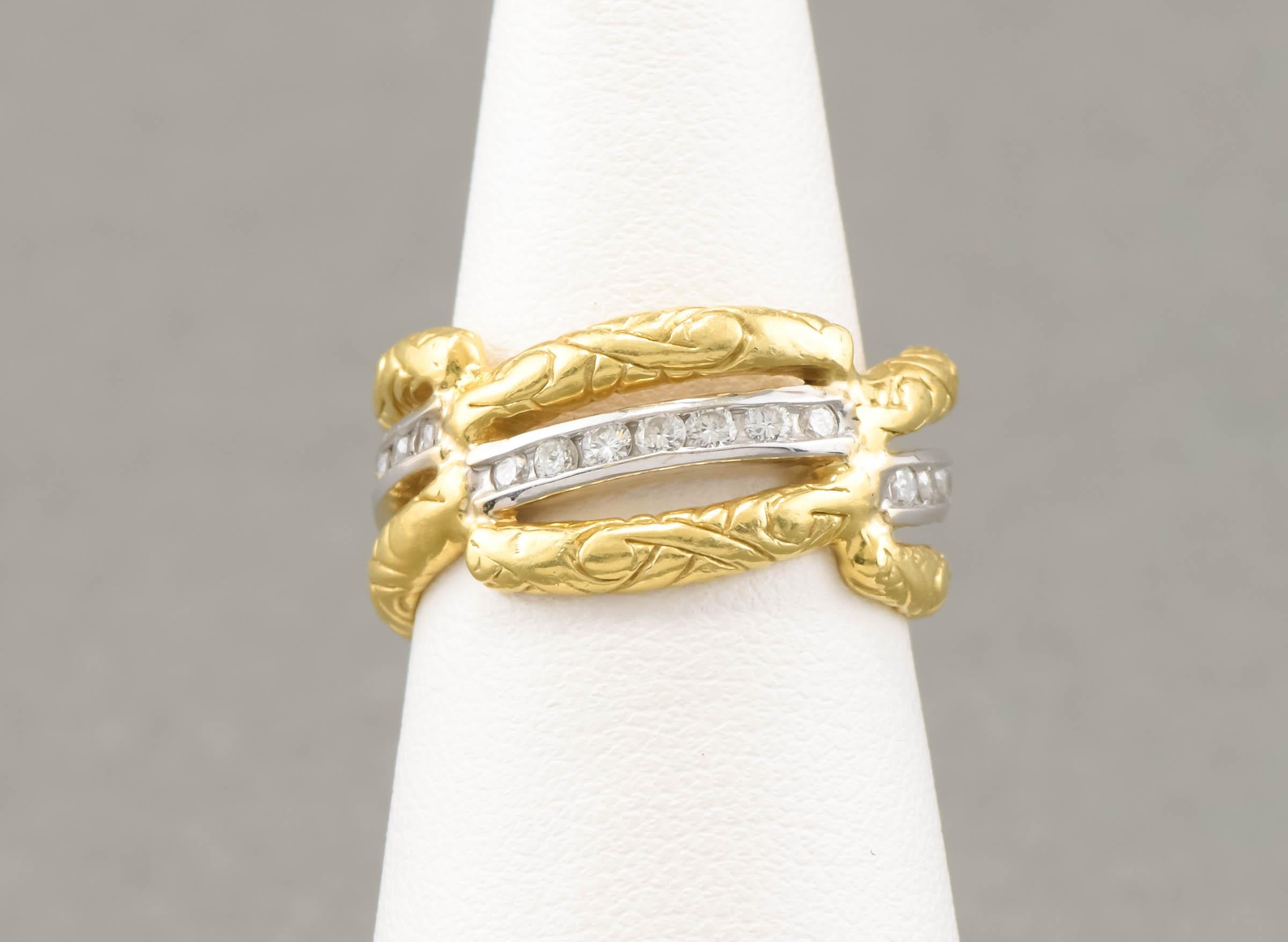 Taille brillant Substantielle bague d'éternité en or 18 carats et diamants avec motif feuillagé en vente