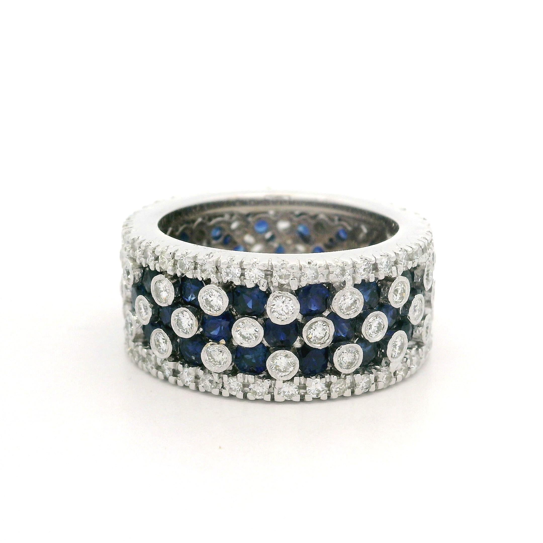 Donna Anello a fascia larga con zaffiro e diamante in oro bianco 18 carati da 3,60 ct. in vendita