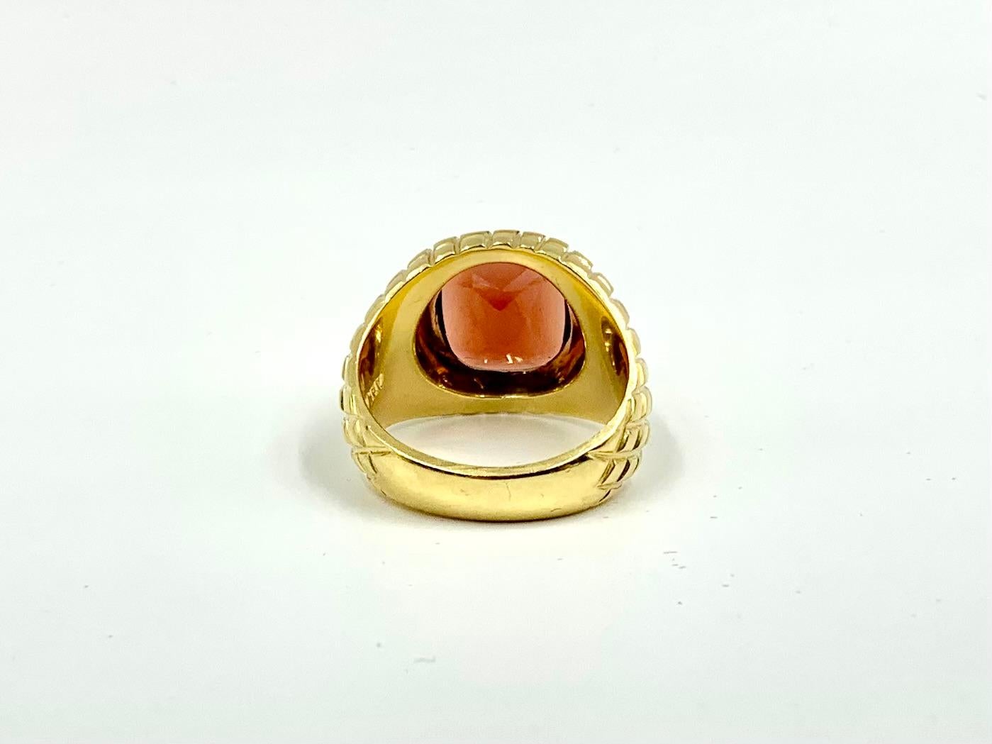 Substantial 18K Yellow Gold Rhodolite Garnet Signet Ring by ABL In Good Condition For Sale In New York, NY